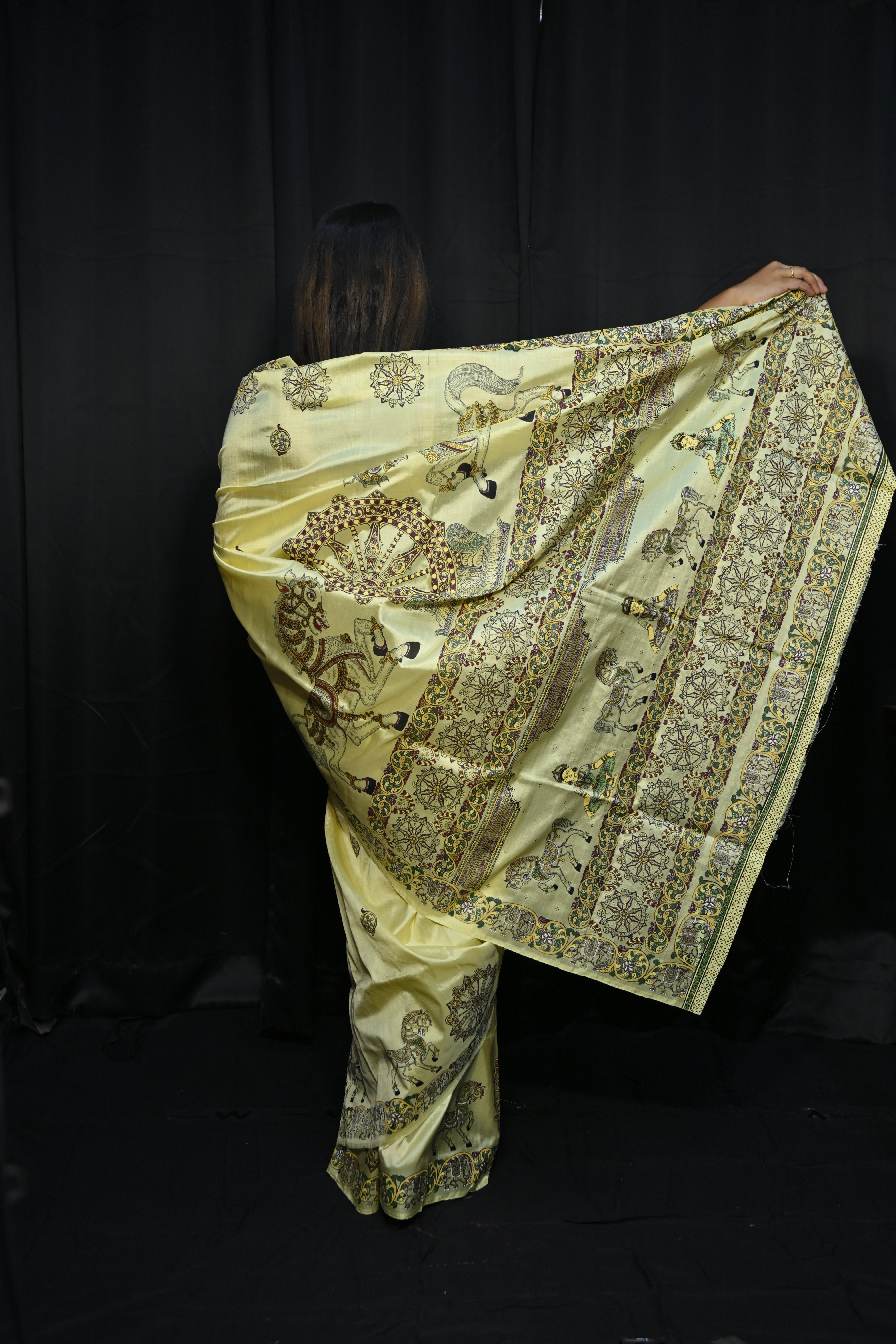 Creame Horse And Konark Wheel Theme Pattachitra Sambalpuri Silk Saree