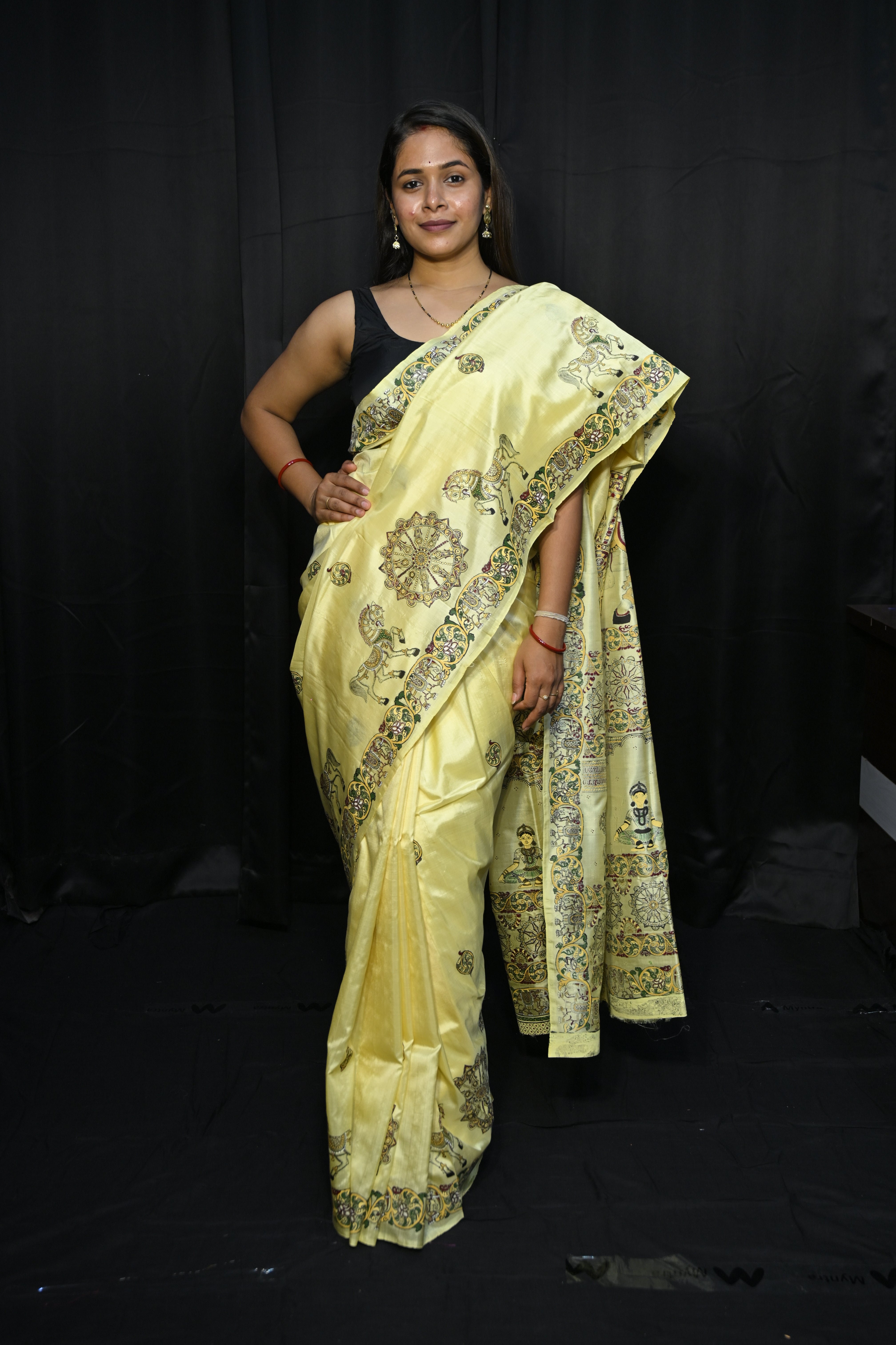 Creame Horse And Konark Wheel Theme Pattachitra Sambalpuri Silk Saree