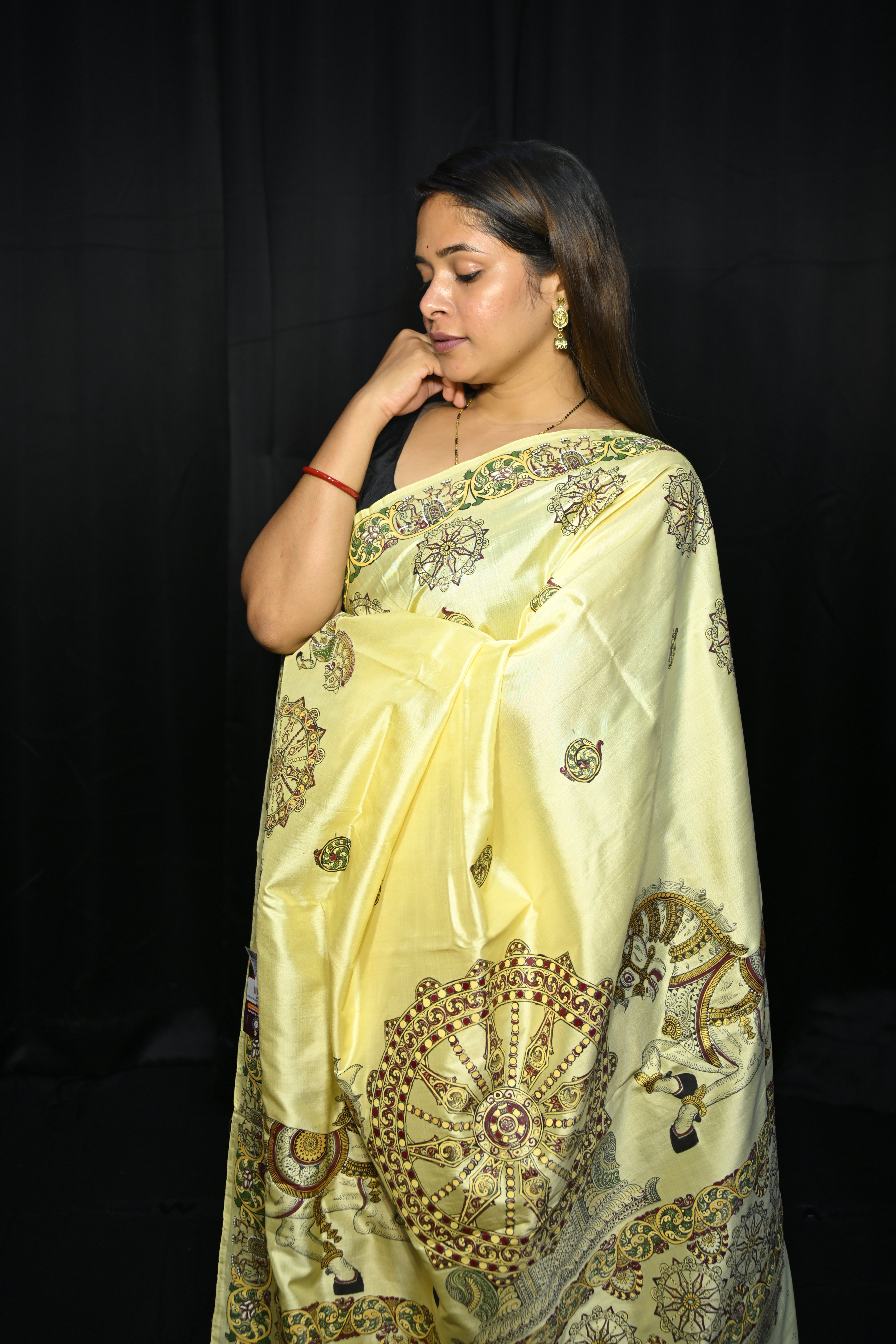 Creame Horse And Konark Wheel Theme Pattachitra Sambalpuri Silk Saree