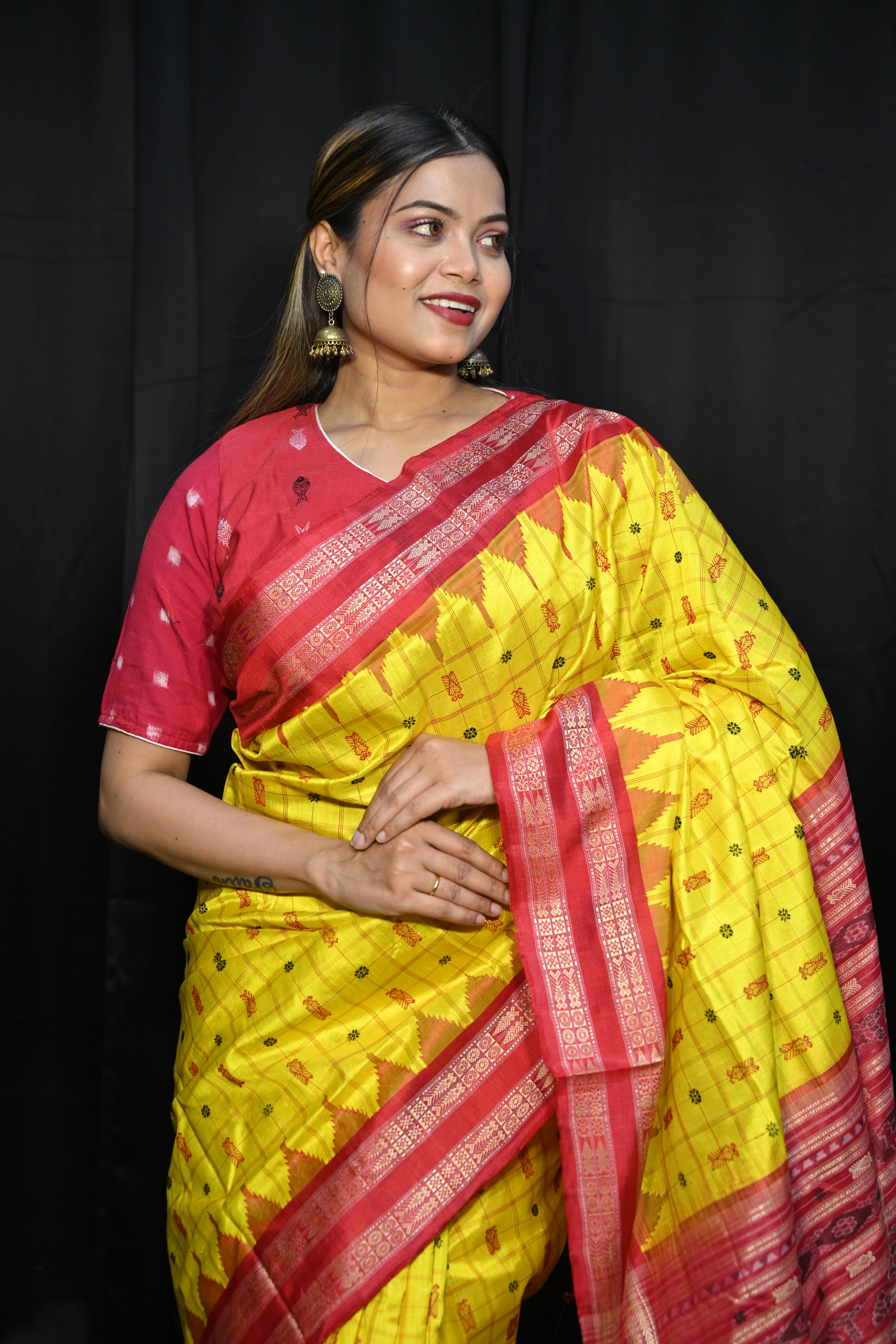 Yellow Red Hazarbuti Tussar Silk Saree