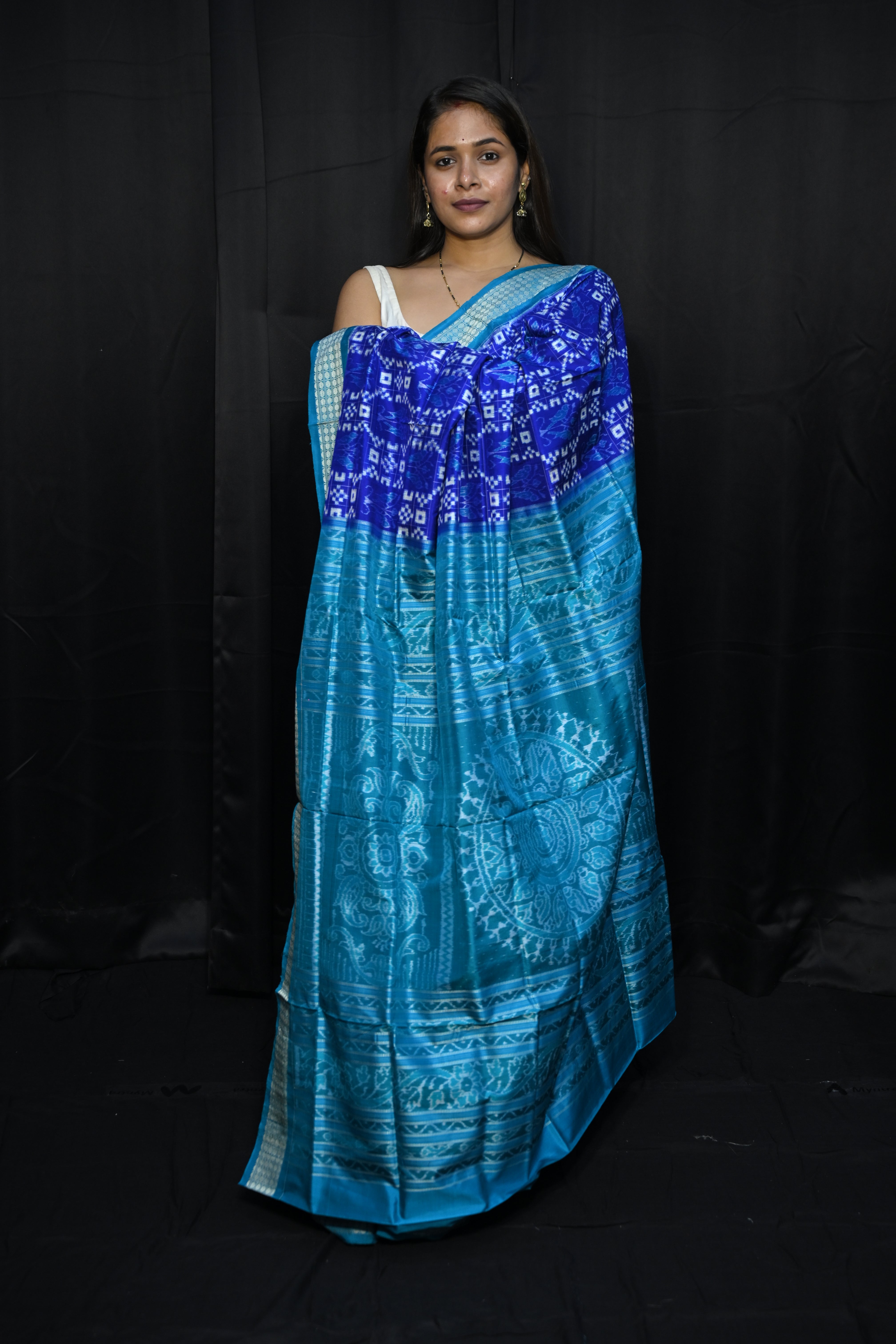 Blue Copper Sulphate Pasapali And Birds Design Sambalpuri Silk Saree