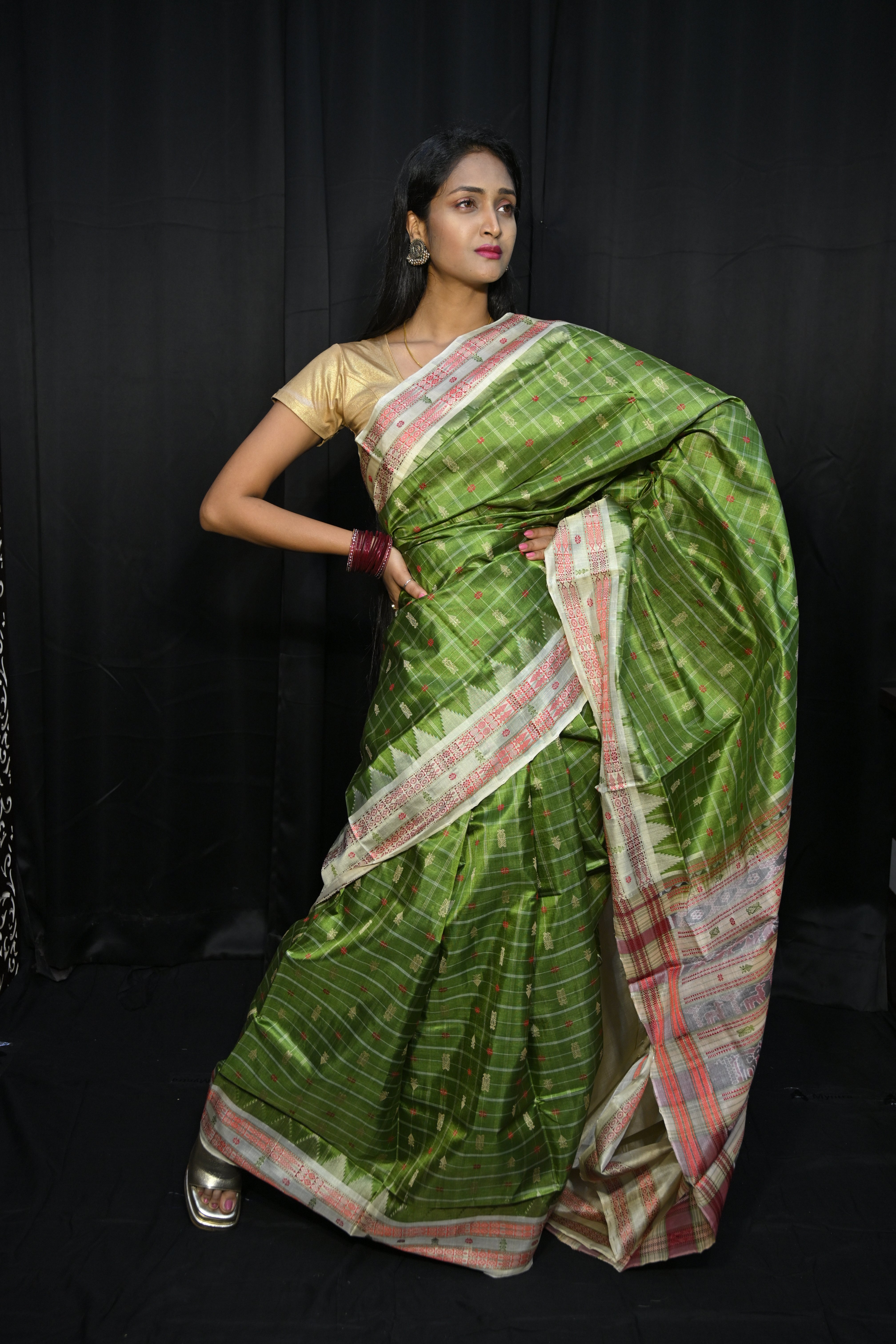 Mehendi Green Creame Hazarbuti Tussar Silk Saree