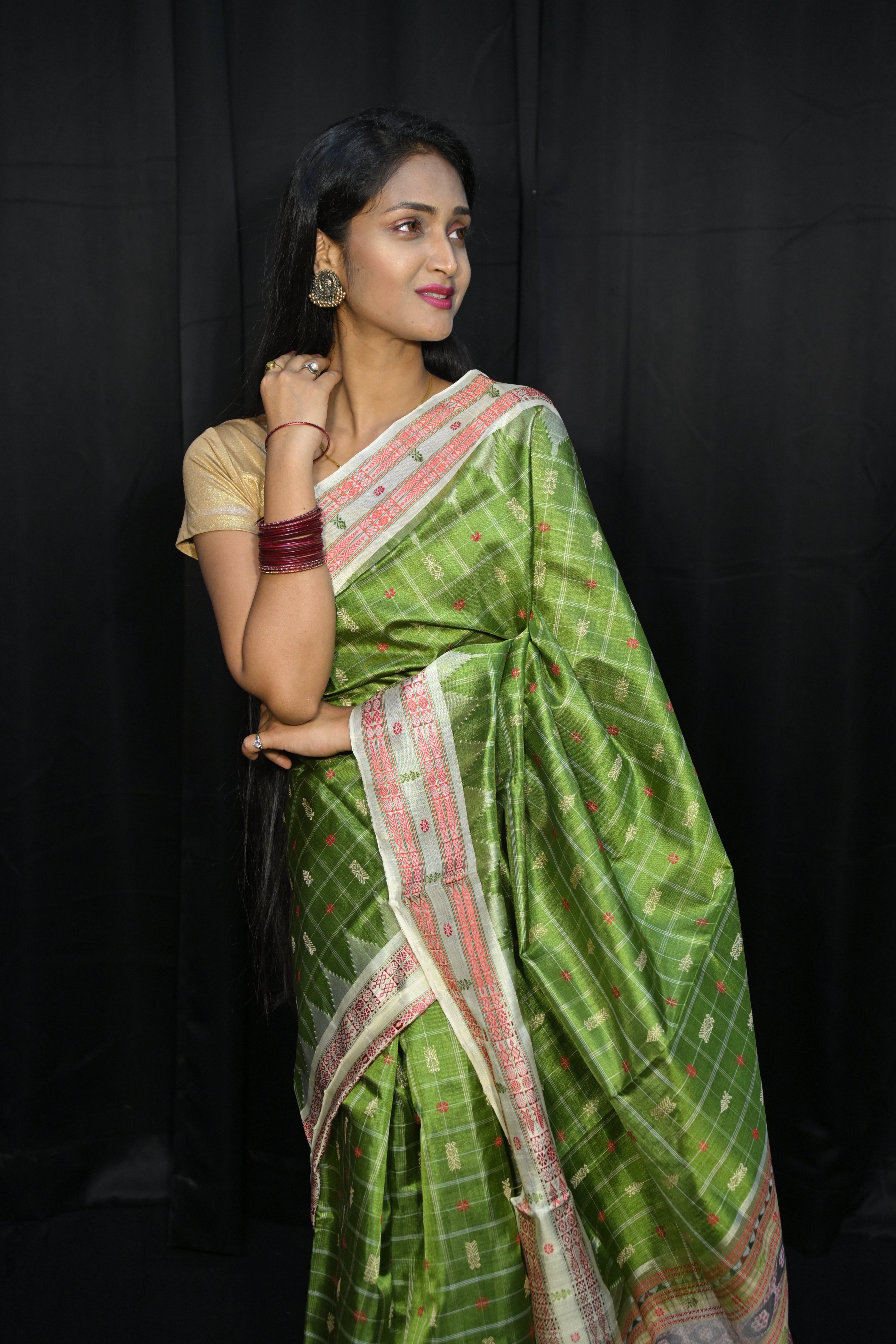 Mehendi Green Creame Hazarbuti Tussar Silk Saree