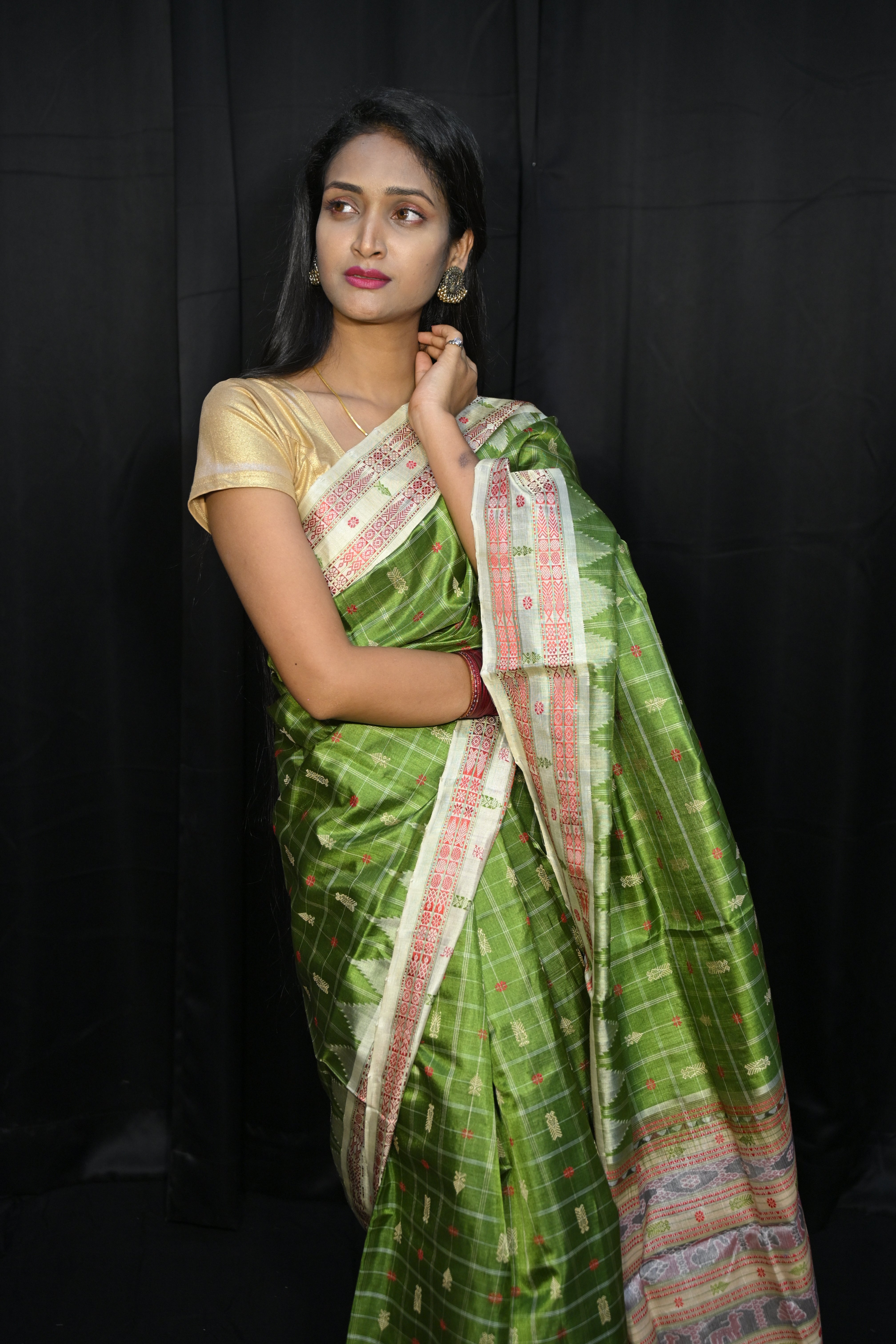 Mehendi Green Creame Hazarbuti Tussar Silk Saree