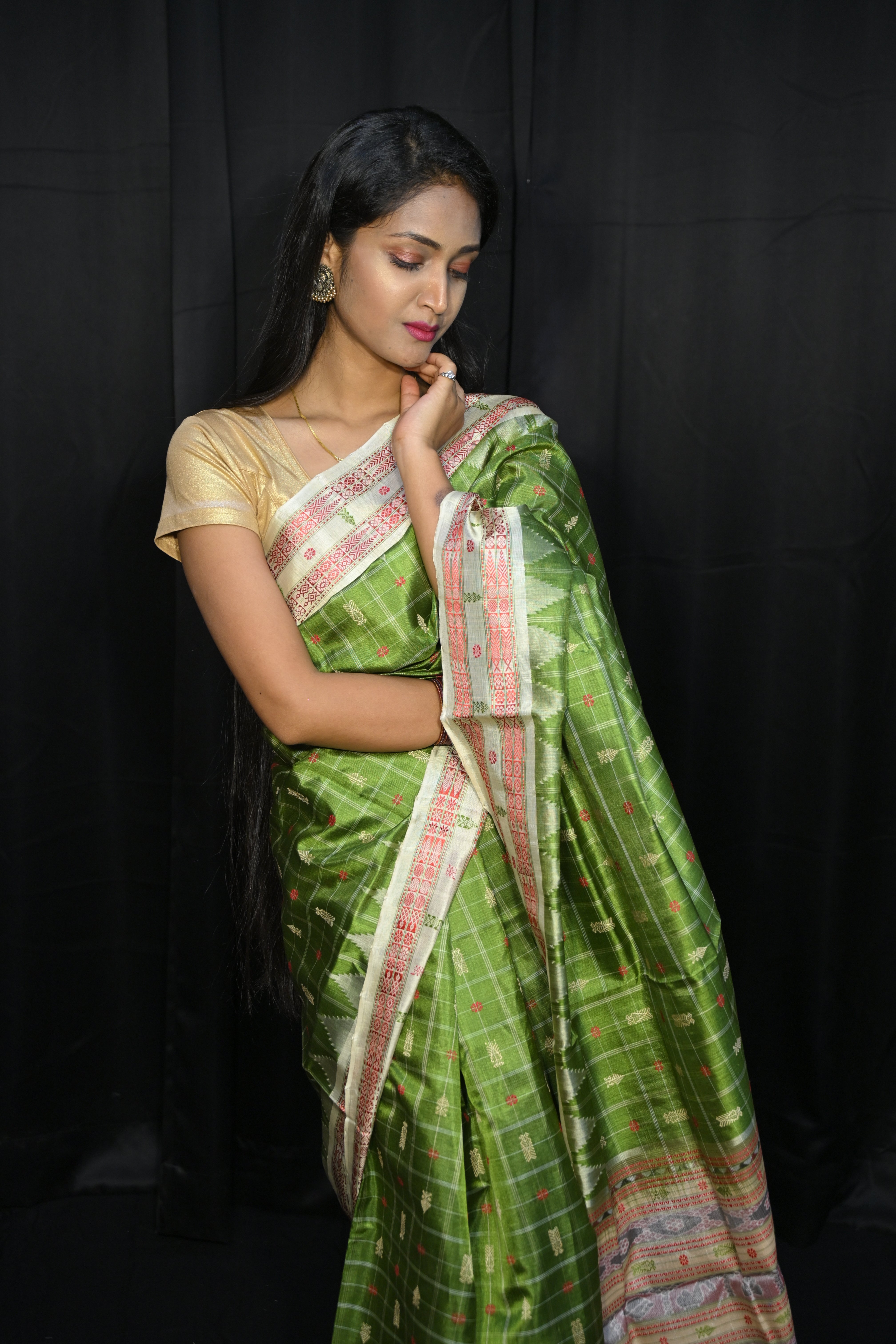 Mehendi Green Creame Hazarbuti Tussar Silk Saree