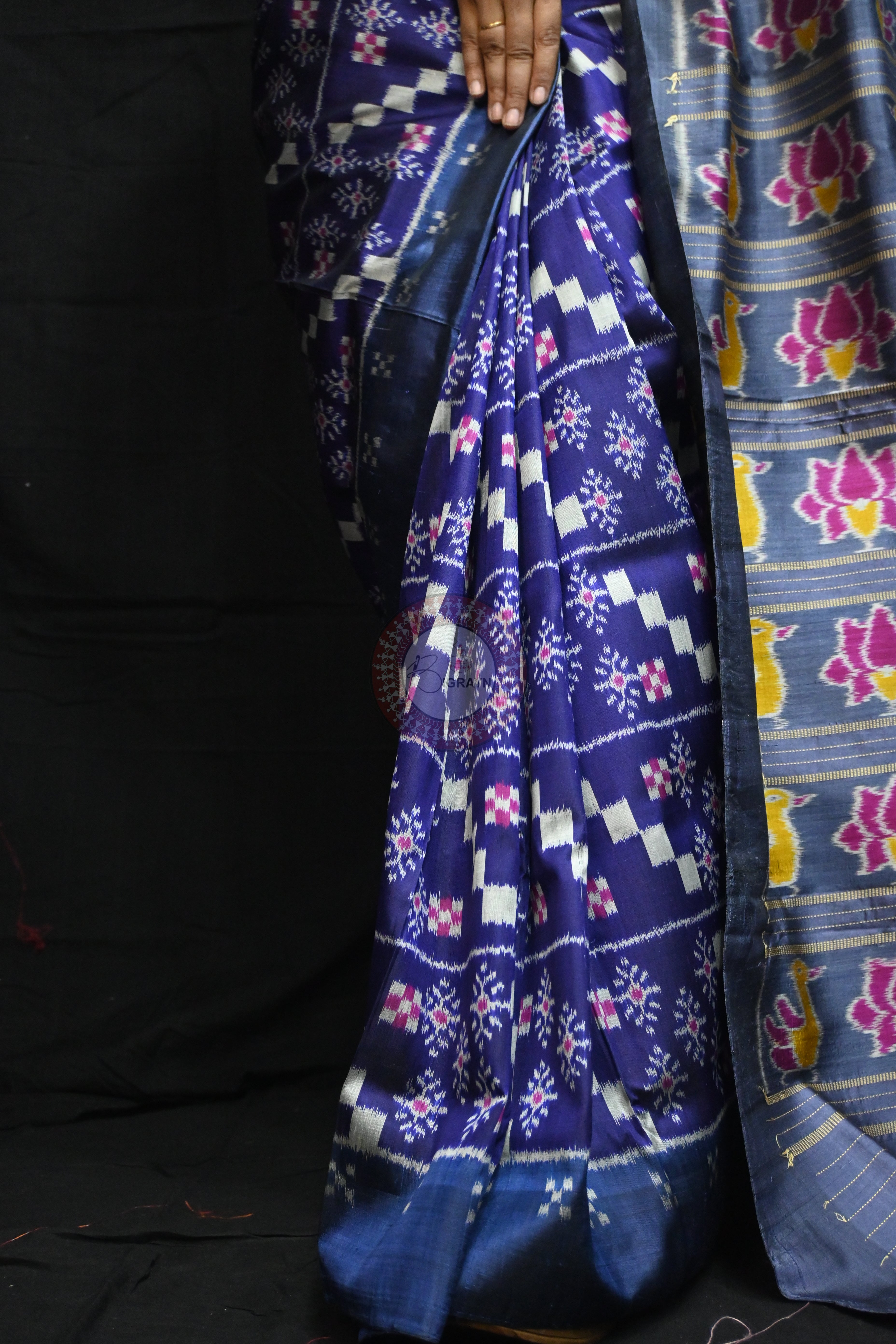 Blue 10D Pasapali Flowers Ducks Lotus Anchal Mulberry Silk Saree