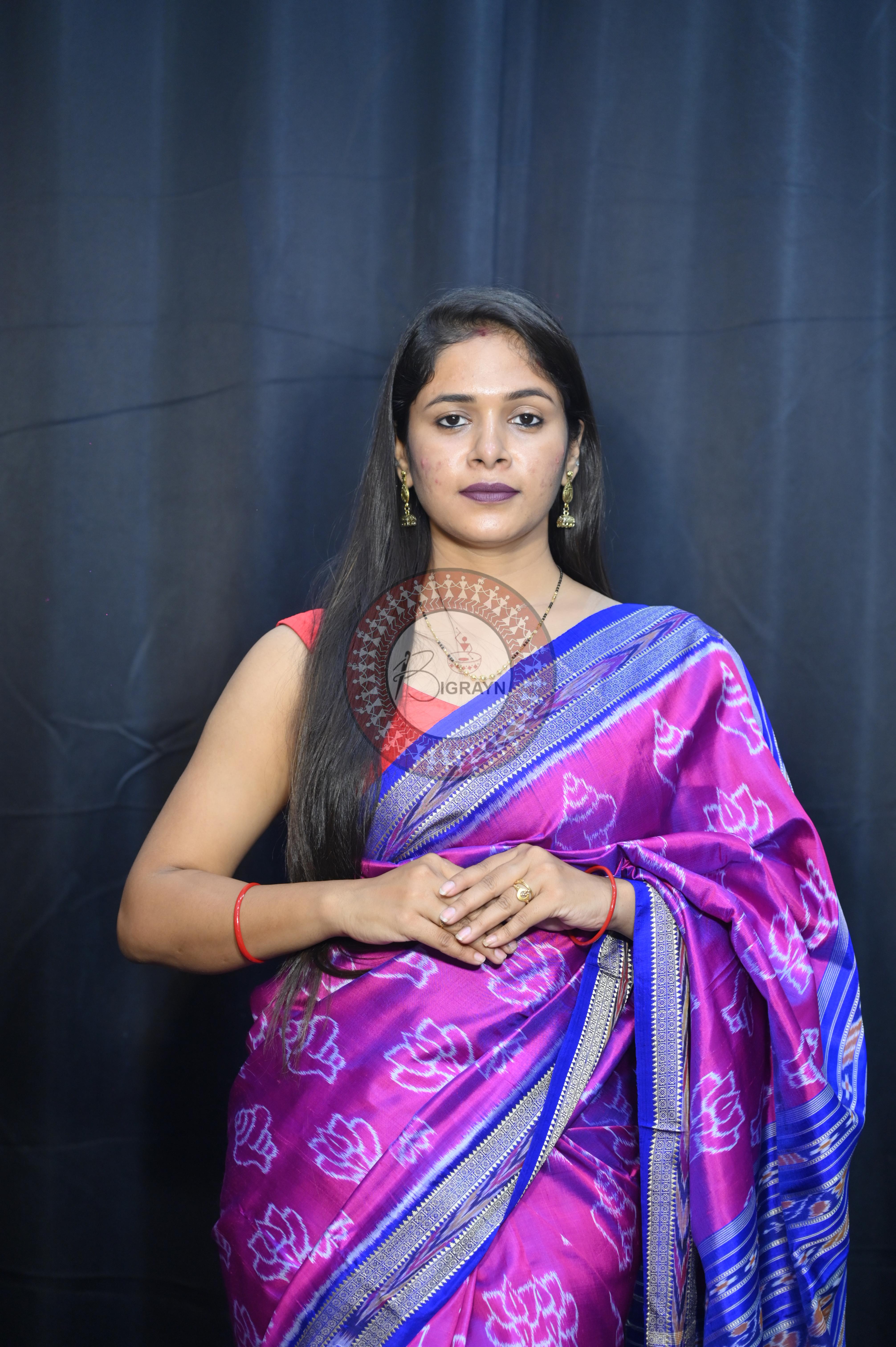 Magenta Blue Lotus And Sankha Design Khandua Silk Saree