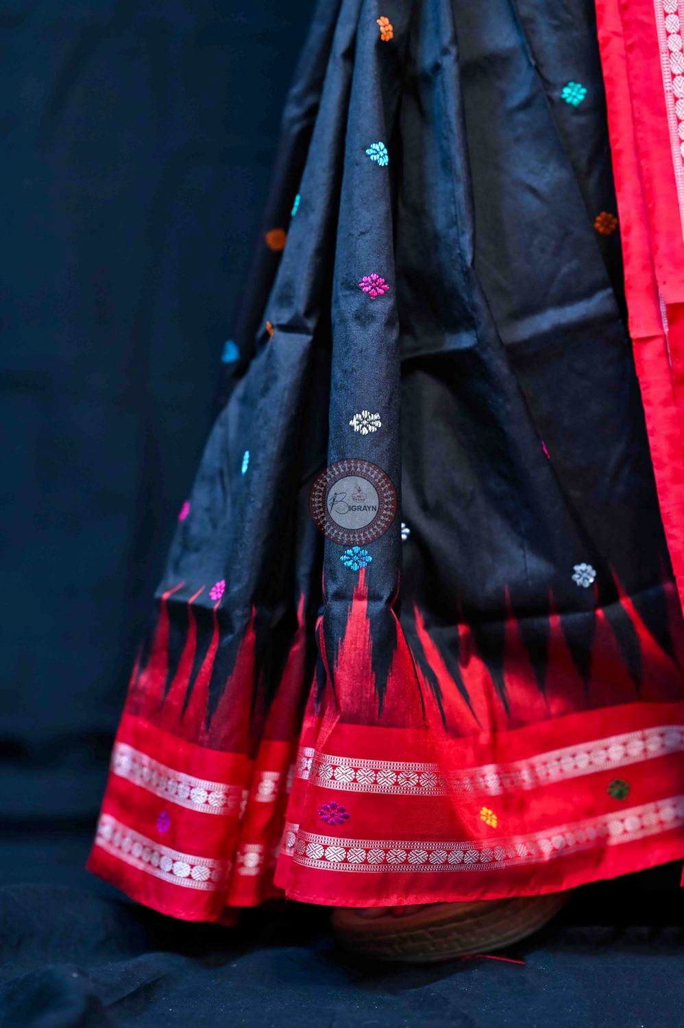 Black Red Dolabedi Silk Saree