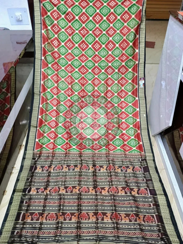 Maroon Green Black Pasapali And Flower Design Mulberry Silk Saree