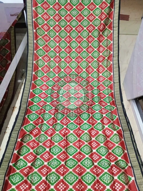Maroon Green Black Pasapali And Flower Design Mulberry Silk Saree