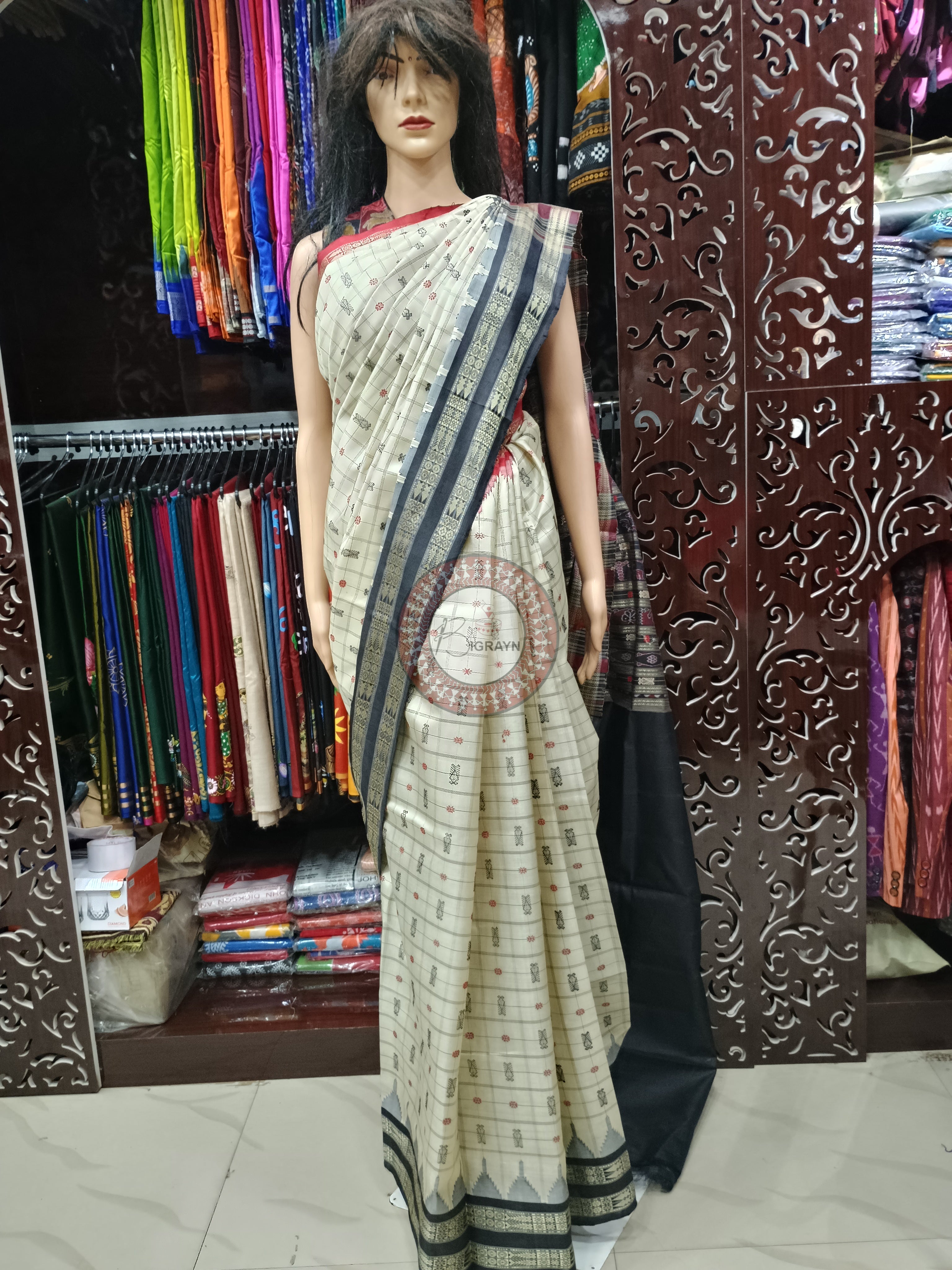 Off White Ganga Jamuna Border Phoda Kumbha Tusser Silk Saree