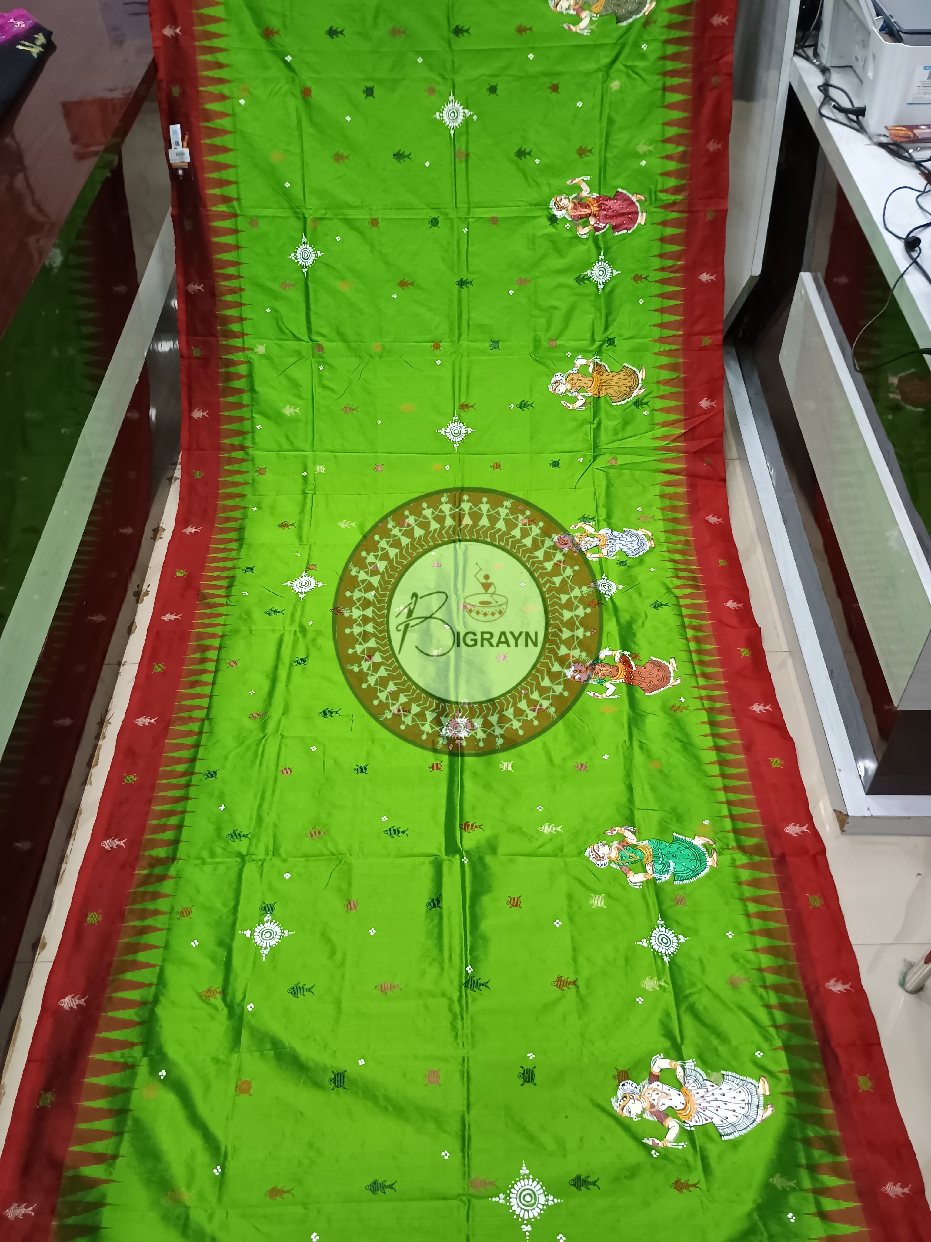 Green Red Dancer Mastya Kachhap Theme Pattachitra Sambalpuri Silk Saree