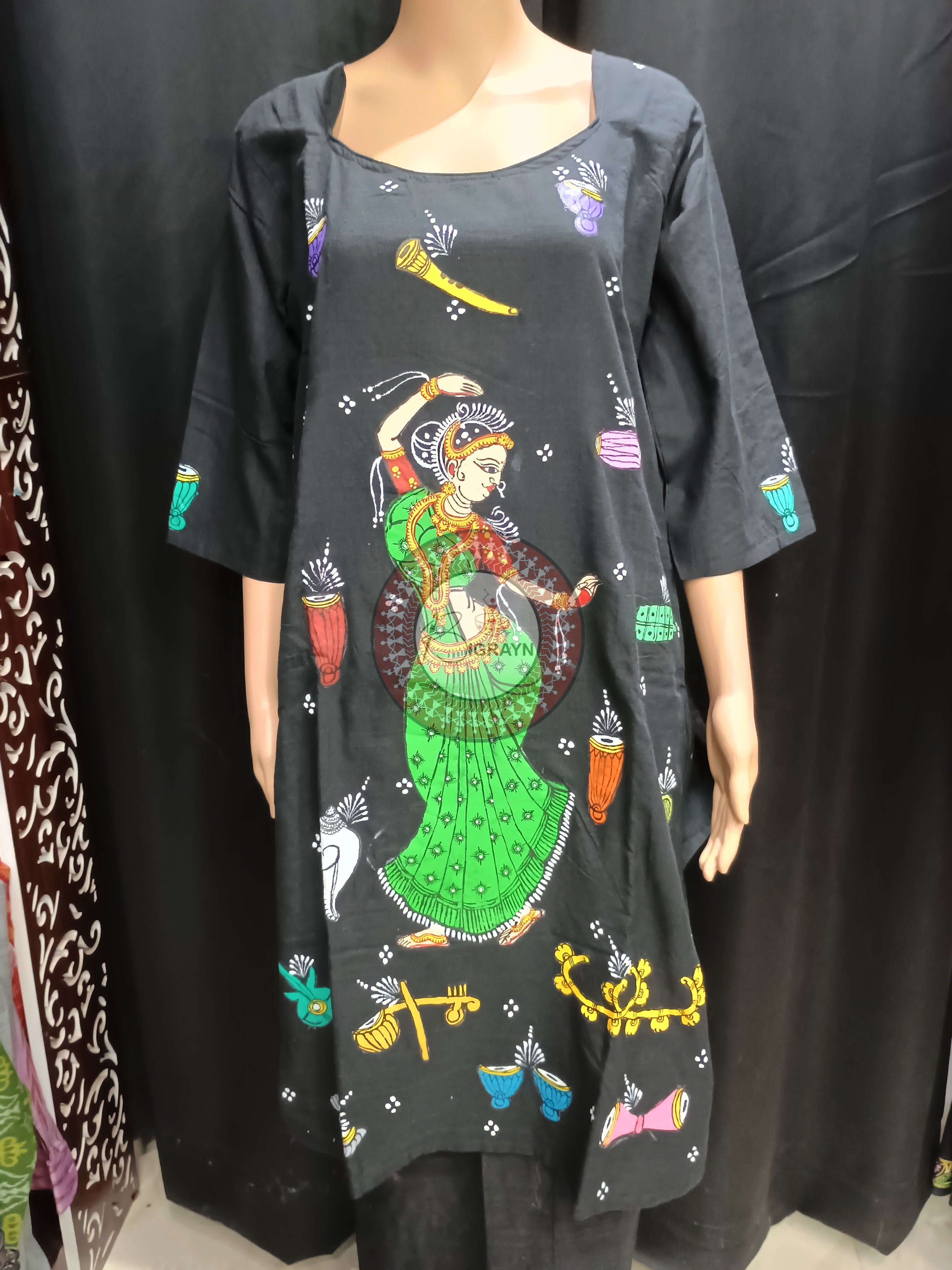 Black Green Dancer And Musical Instrument Theme Hand Painted Pattachitra Kurti