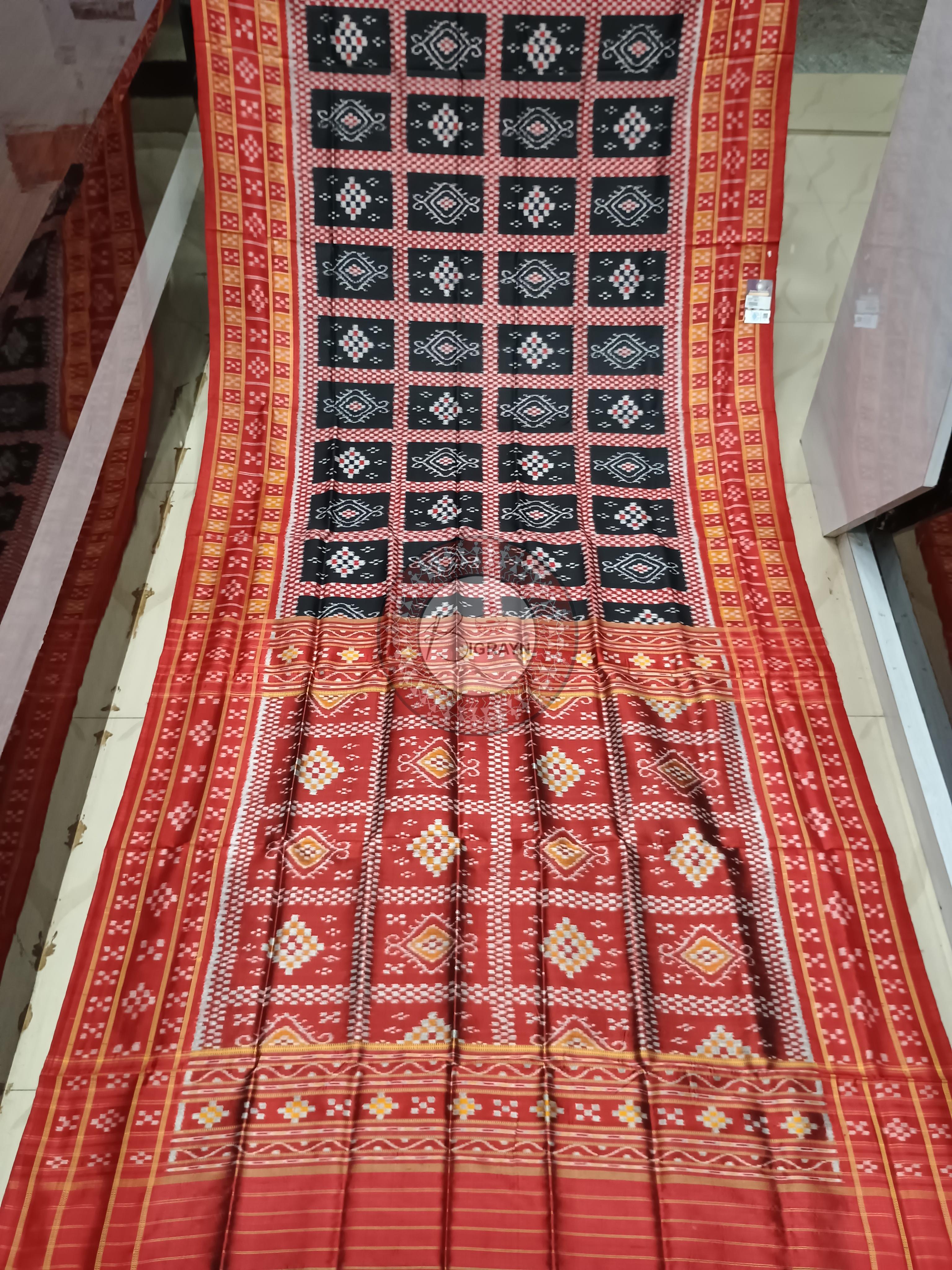 Black Red 3D Pasapali Khandua Silk Saree