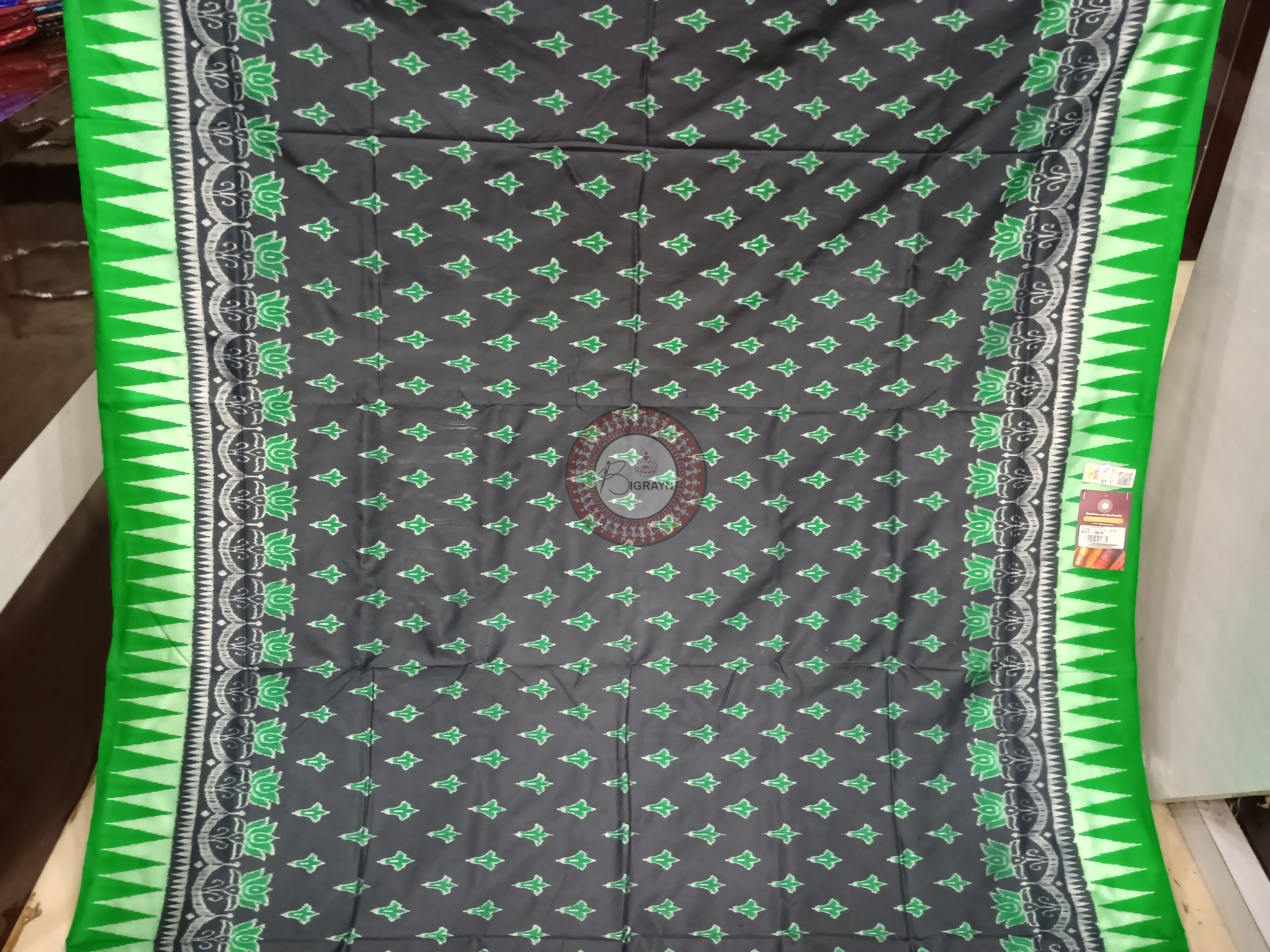 Black Green Flower Ek Chandia Sambalpuri Silk Saree