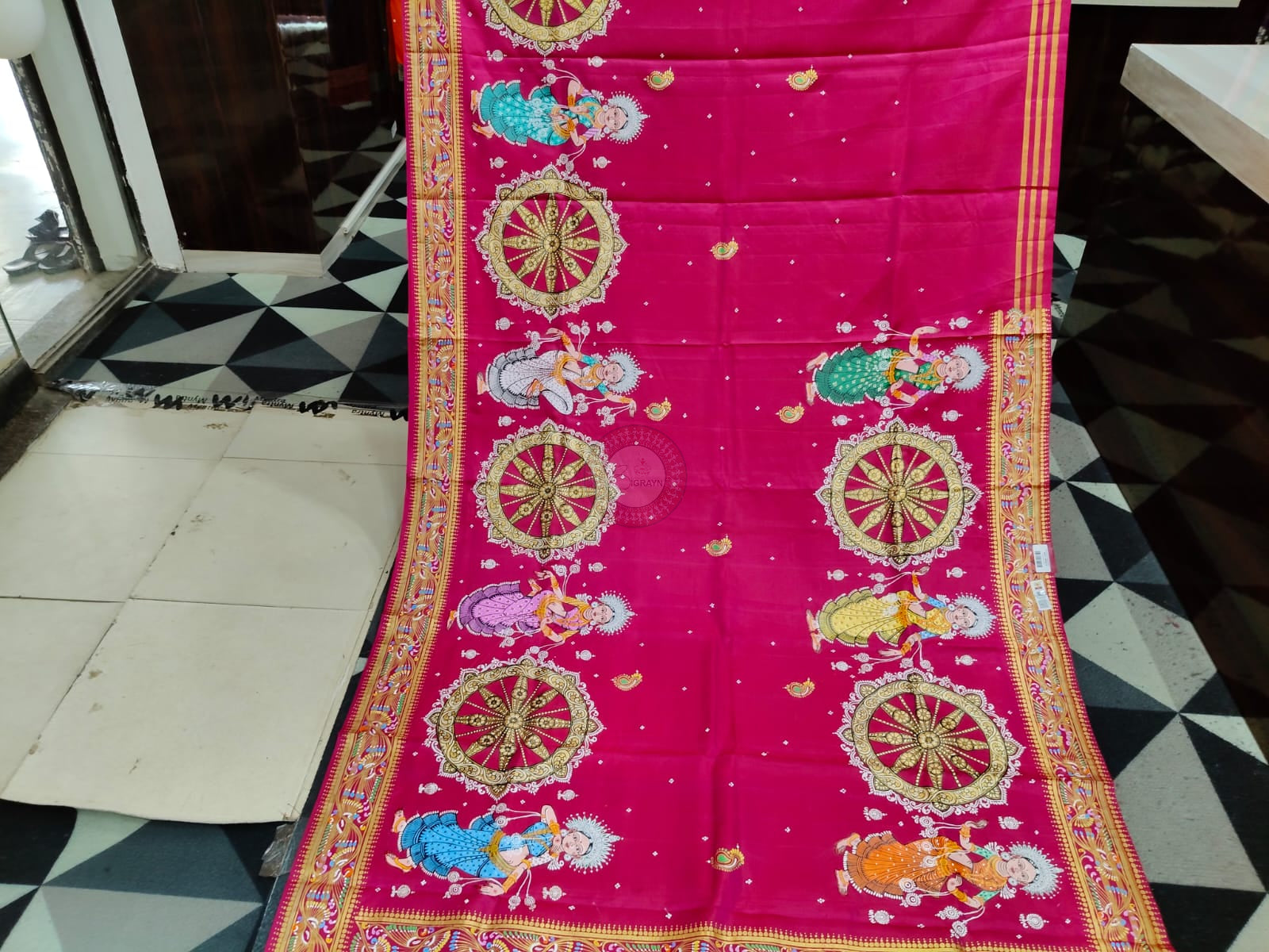 Rani Pink Full Body Konark Wheel and Odissi Dancer Pattachitra Kanjeeveram Silk Saree