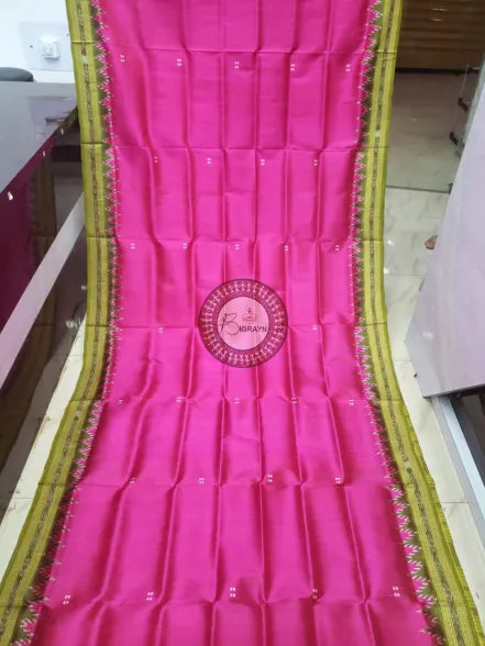 Magenta Mehndi Buti Kumbha Khandua Silk Saree