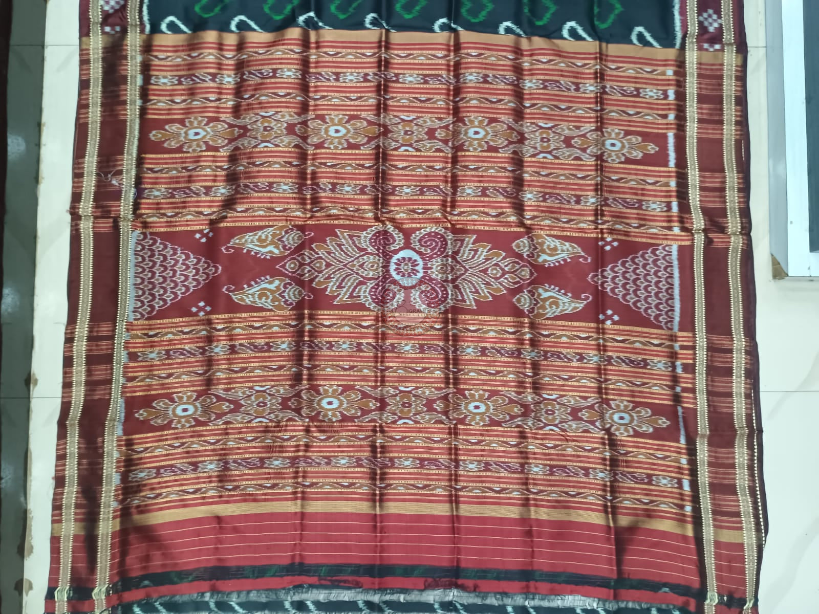 Black Maroon Heart Design With Pasapali Border Design Khandua Silk Saree