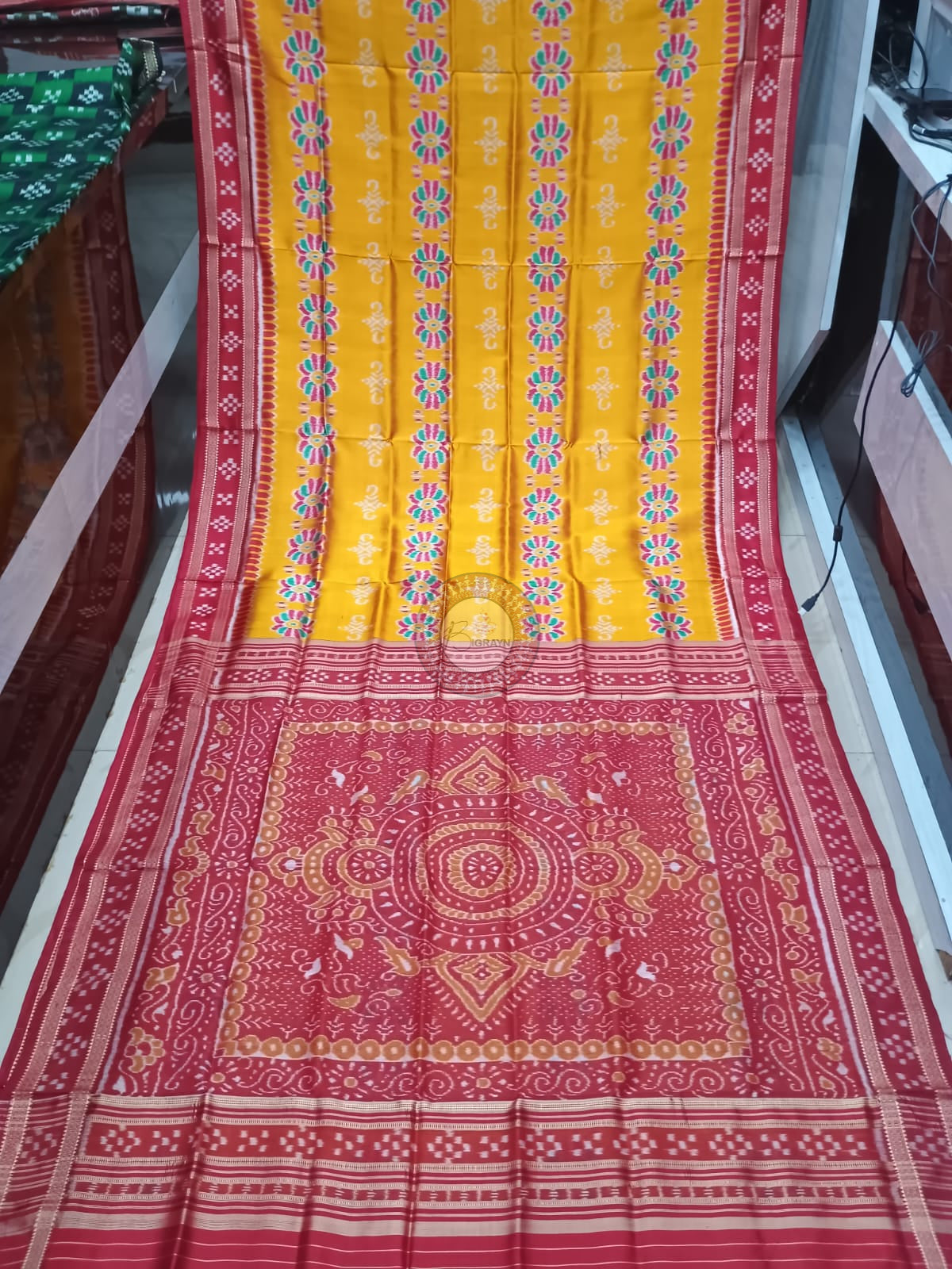 Yellow Maroon Flower With Pasapali Design Khandua Silk Saree