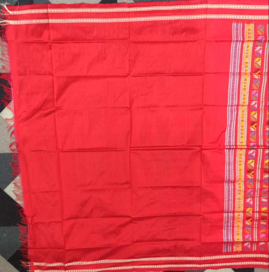 White Red Body Checks Dolabedi Silk Saree