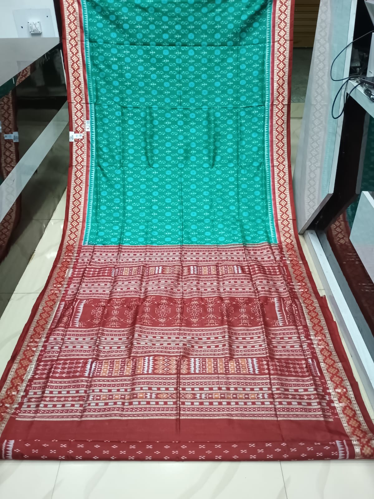Copper Sulphate Maroon Pasapali Border Tribal & Flower Design Odisha Handloom Sambalpuri Silk Saree