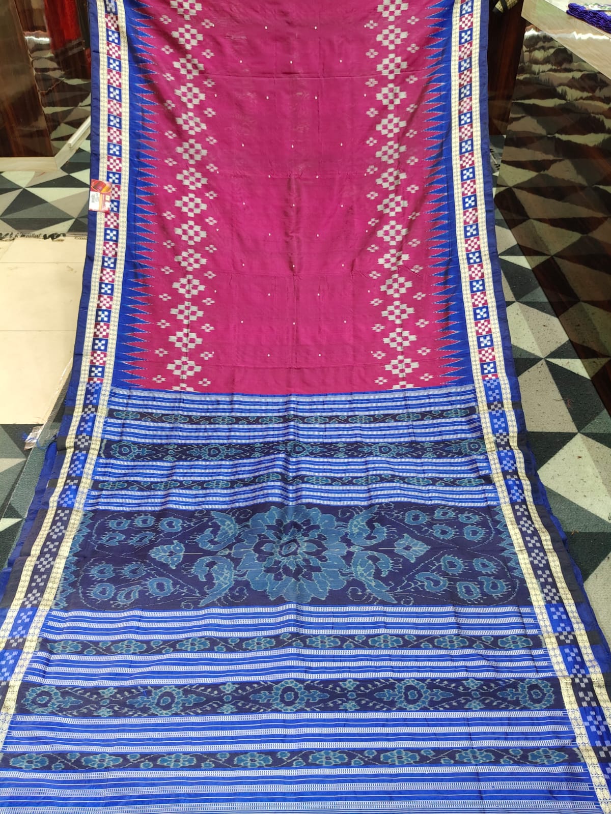 Magenta Blue Scot Pasapali & Border Pasapali Odisha Handloom Sambalpuri Silk Saree