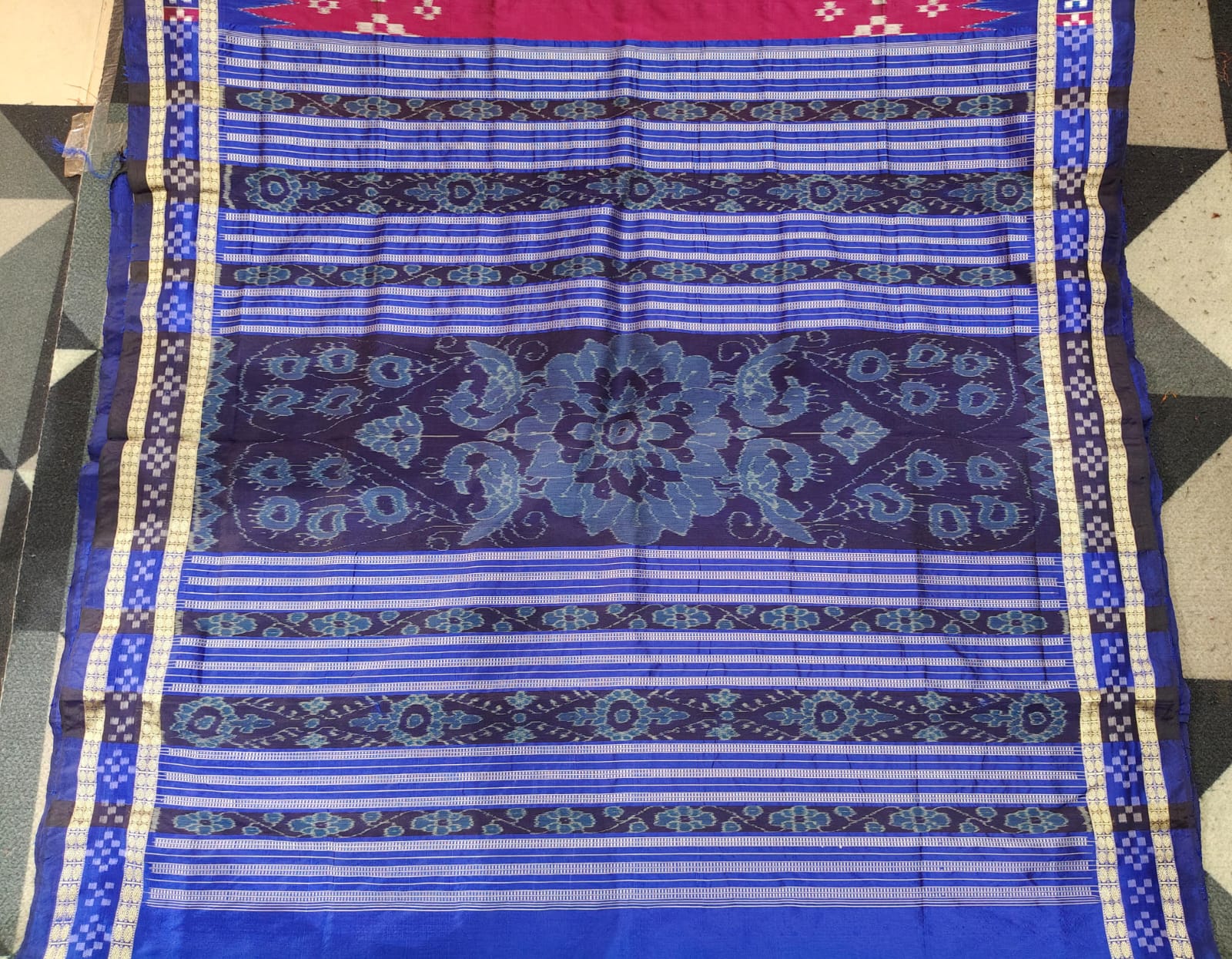 Magenta Blue Scot Pasapali & Border Pasapali Odisha Handloom Sambalpuri Silk Saree