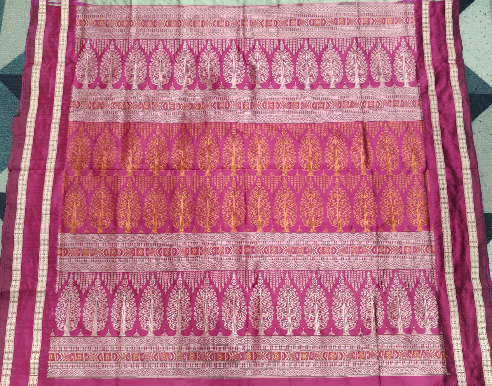 Grey Magenta Mini Buti  Bomkai Silk Saree