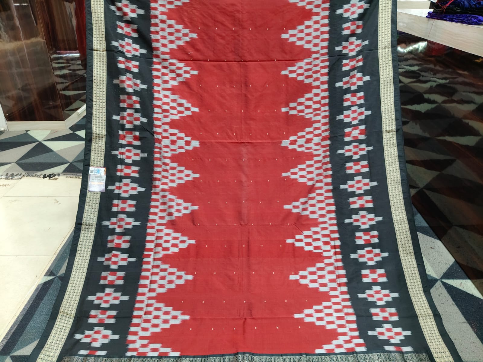 Maroon Black Scot Pasapali Odisha Handloom Sambalpuri Silk Saree
