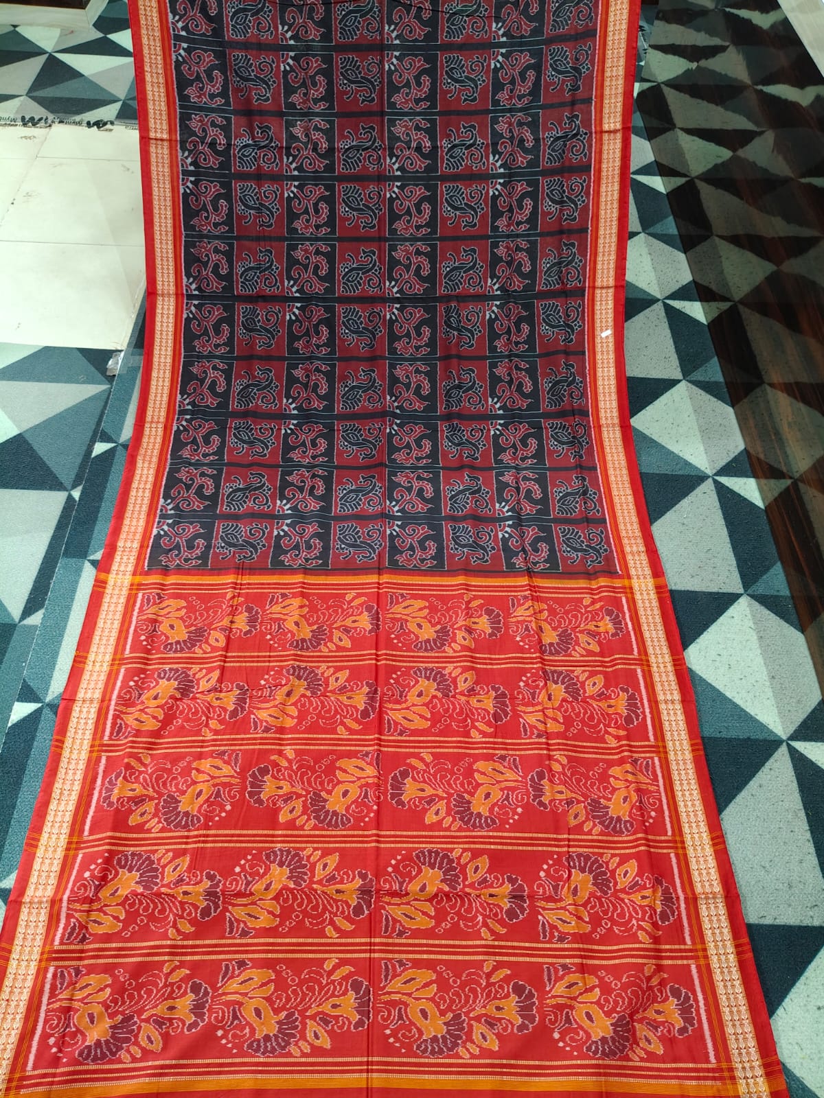 Black Maroon Red Sankha Lata Design  Sambalpuri Cotton Saree