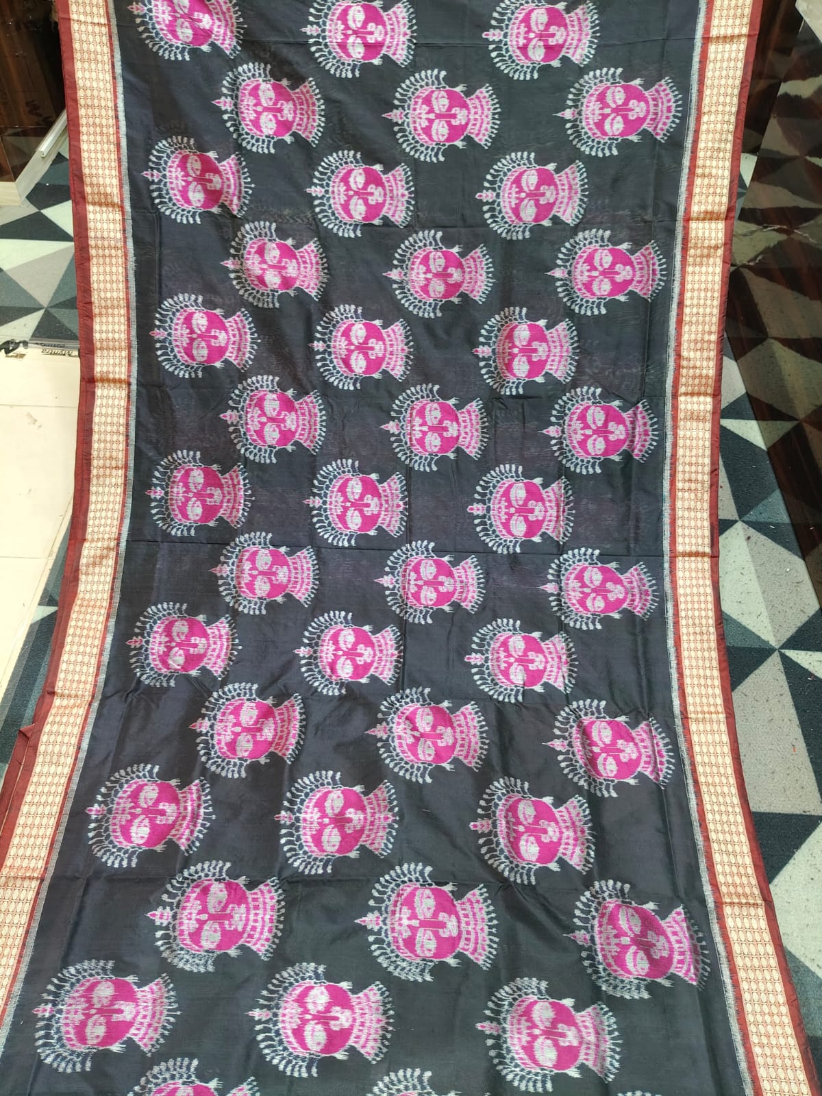 Black Maroon Magenta Odishi Face  Sambalpuri Semi Silk Saree