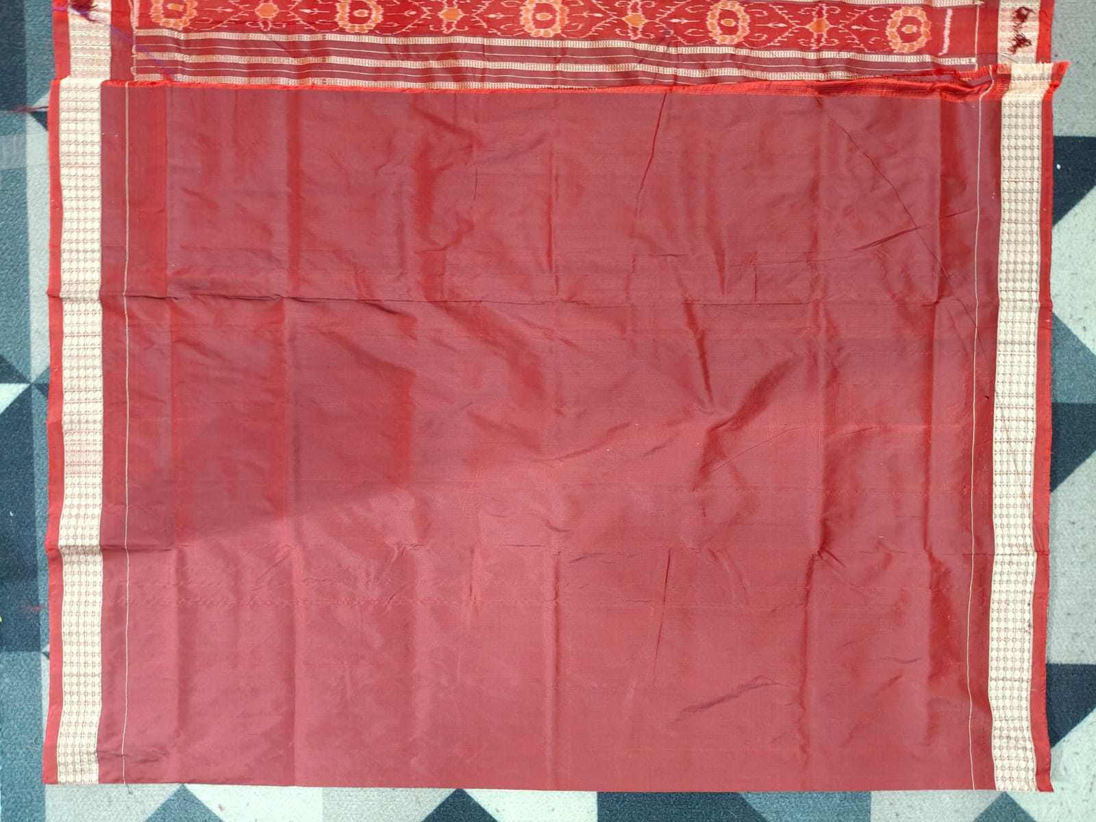 Rani Pink Maroon Round Tribal Sambalpuri Semi Silk Saree