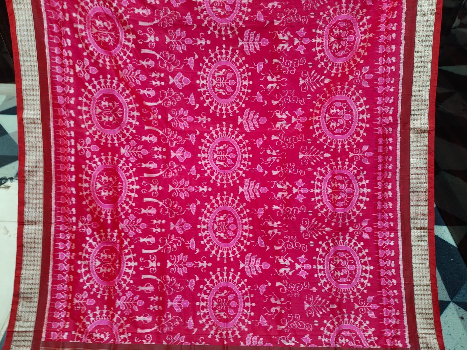 Rani Pink Maroon Round Tribal Sambalpuri Semi Silk Saree