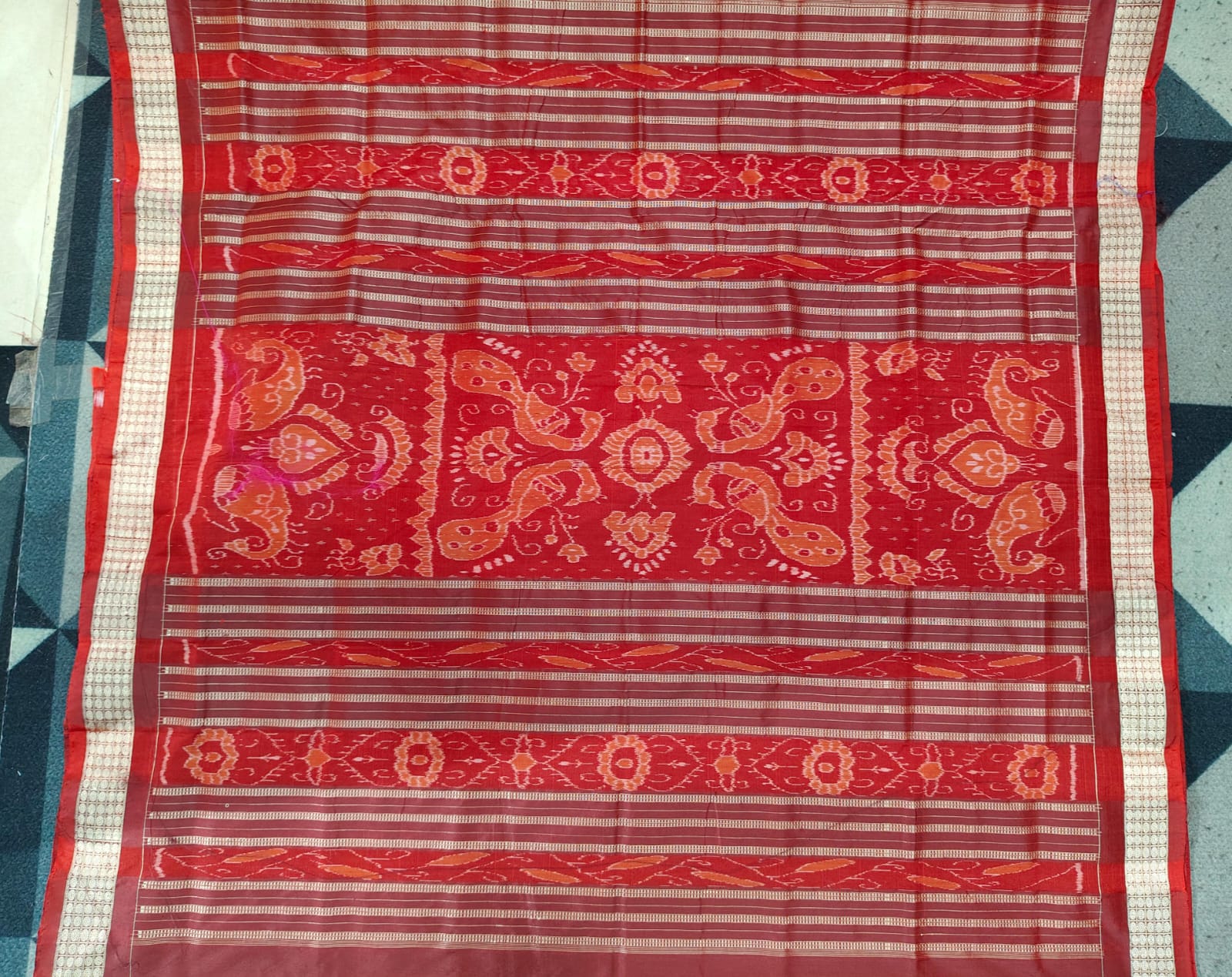 Rani Pink Maroon Round Tribal Sambalpuri Semi Silk Saree