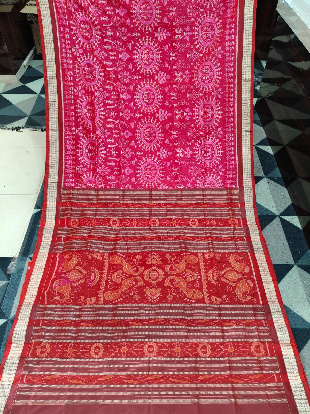 Rani Pink Maroon Round Tribal Sambalpuri Semi Silk Saree