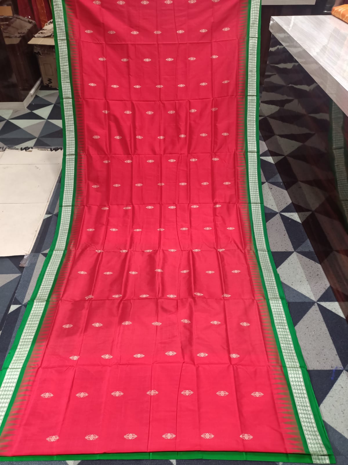 Red Green Flower Design Bomkai Silk Saree