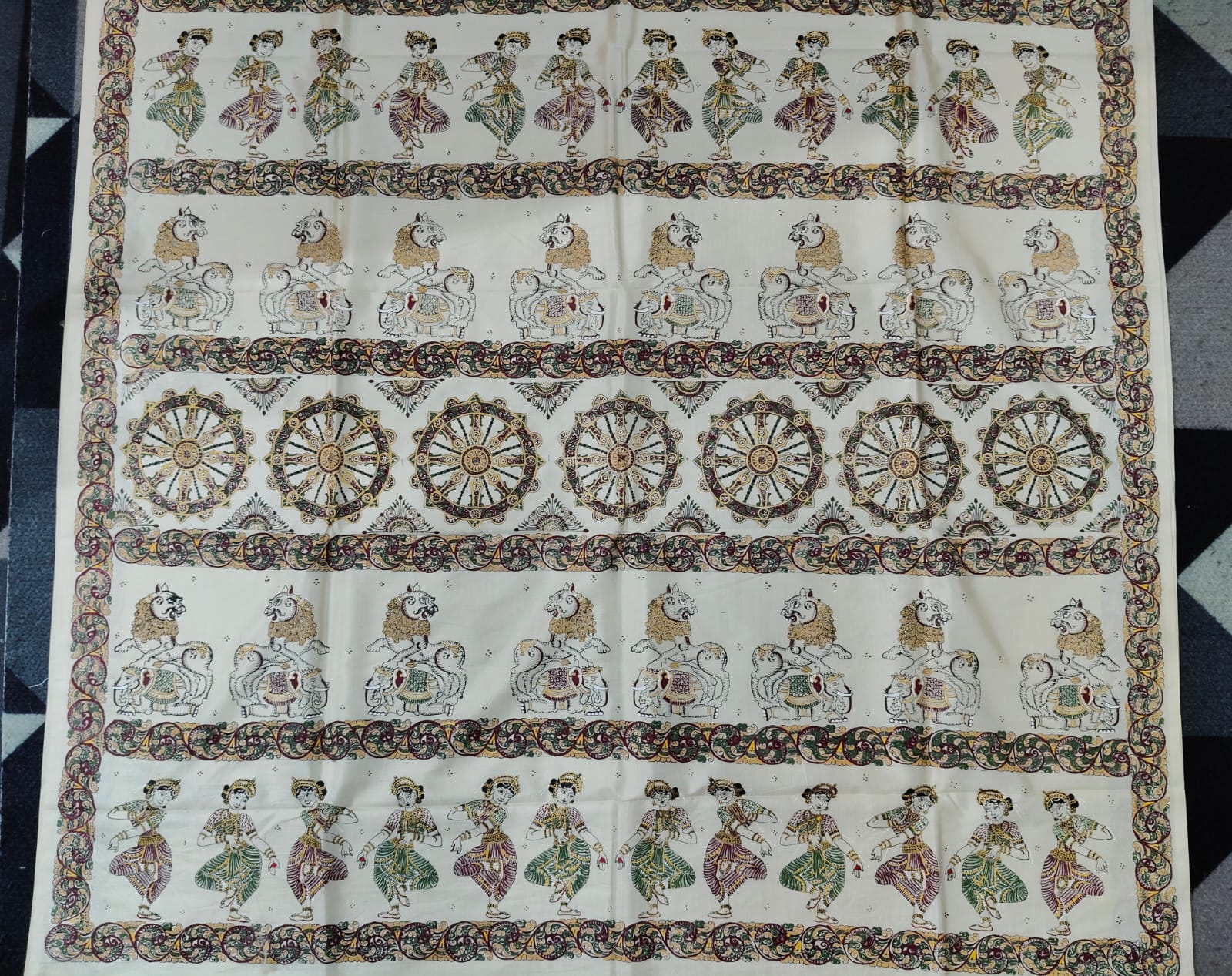 Off White Konark Wheel & Dancer Theme Pattachitra Khadi Silk Saree