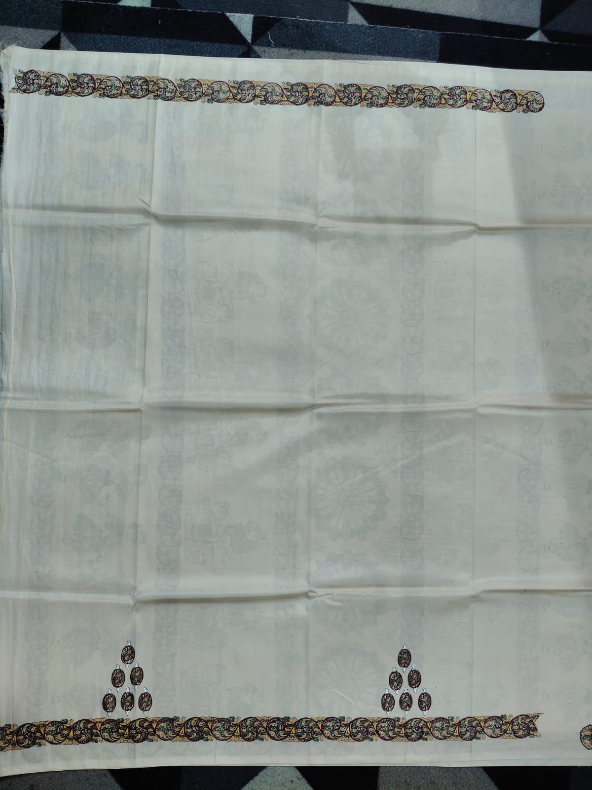 Off White Konark Wheel & Dancer Theme Pattachitra Khadi Silk Saree