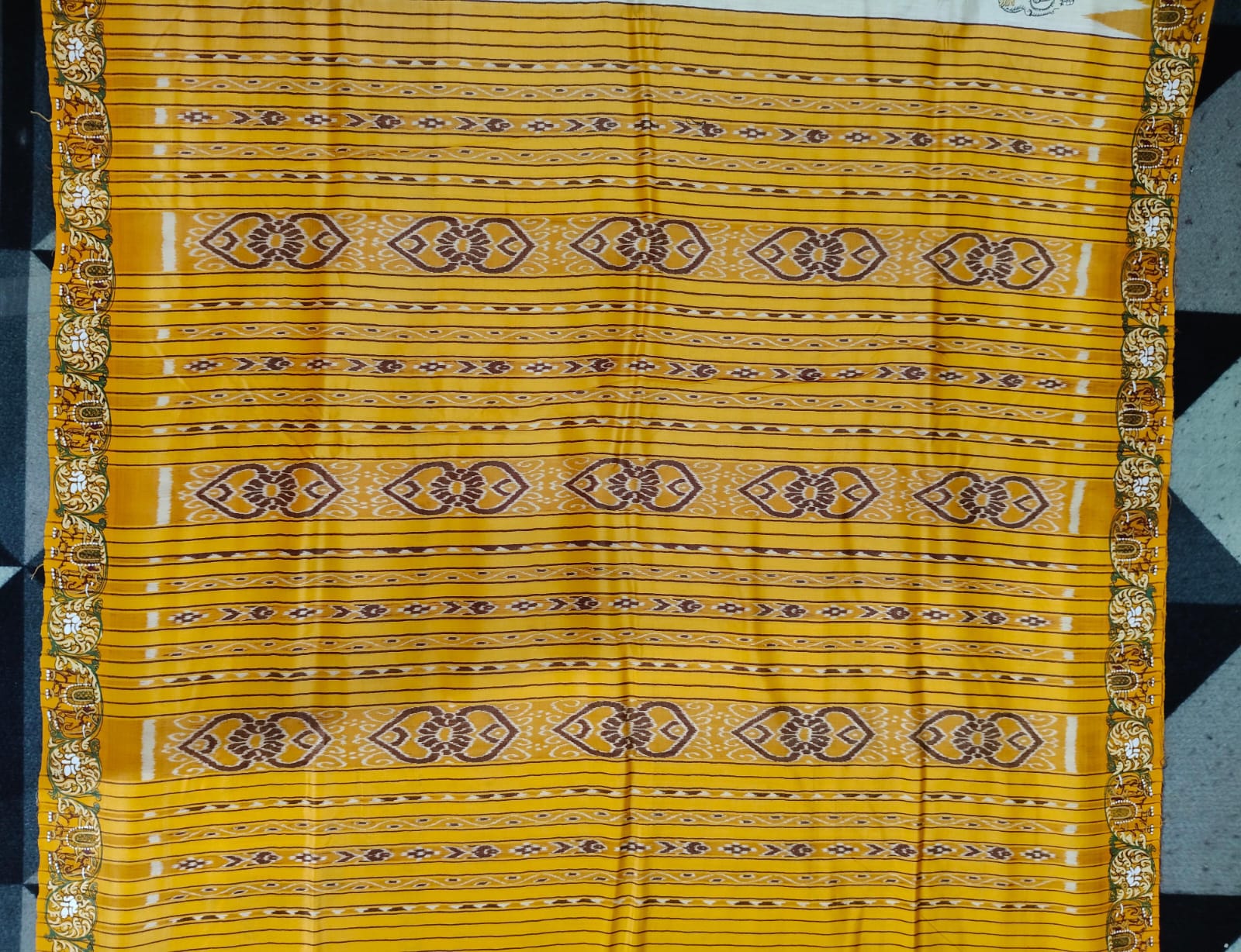 White Yellow Konark Wheel & Dancer Theme Pattachitra Tussar Silk Saree