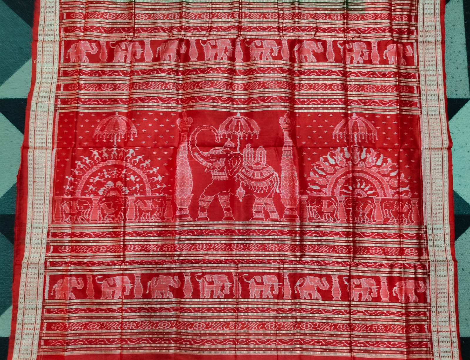 Green Red Tribal & Tree Design Sambalpuri Silk Saree