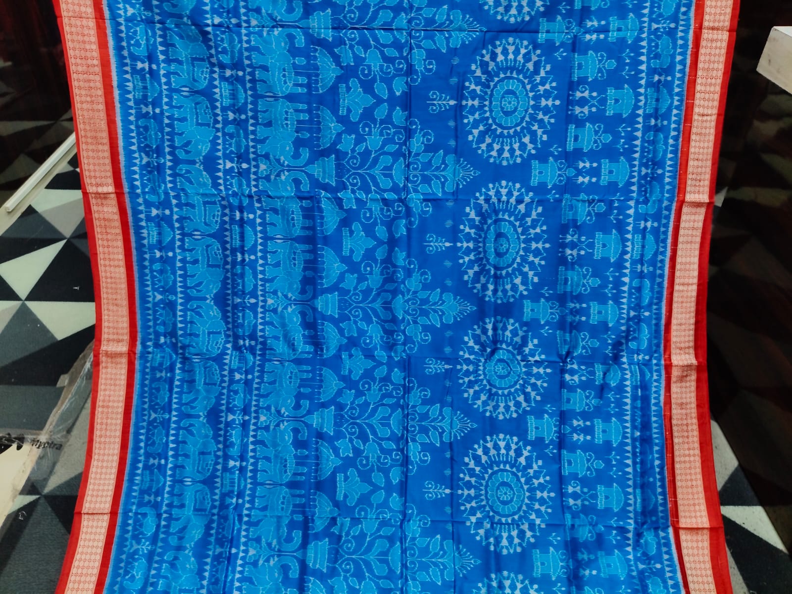 Copper Sulphate Red Round Tribal & Tree Scot Elephant Design Sambalpuri Silk Saree