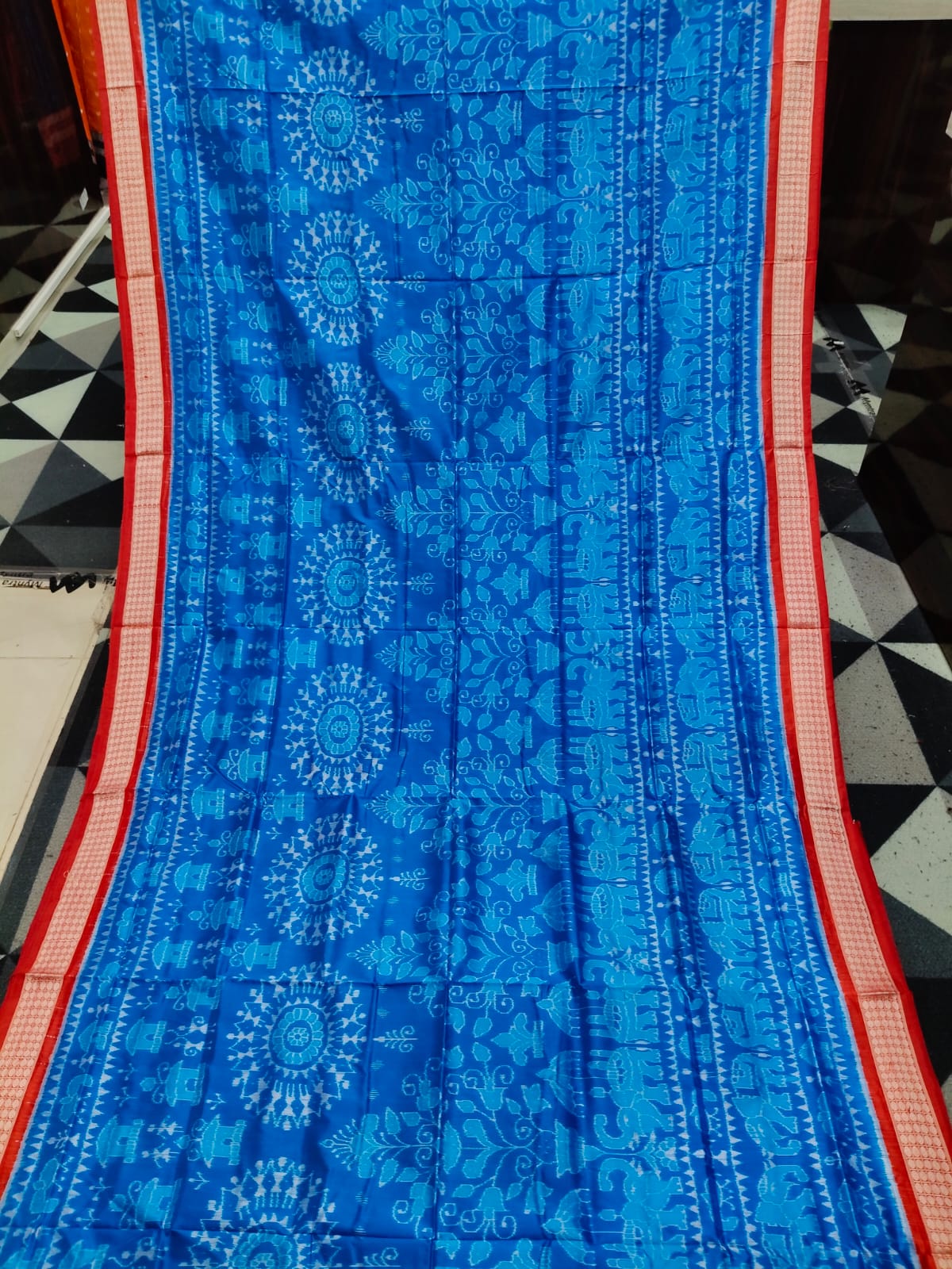 Copper Sulphate Red Round Tribal & Tree Scot Elephant Design Sambalpuri Silk Saree