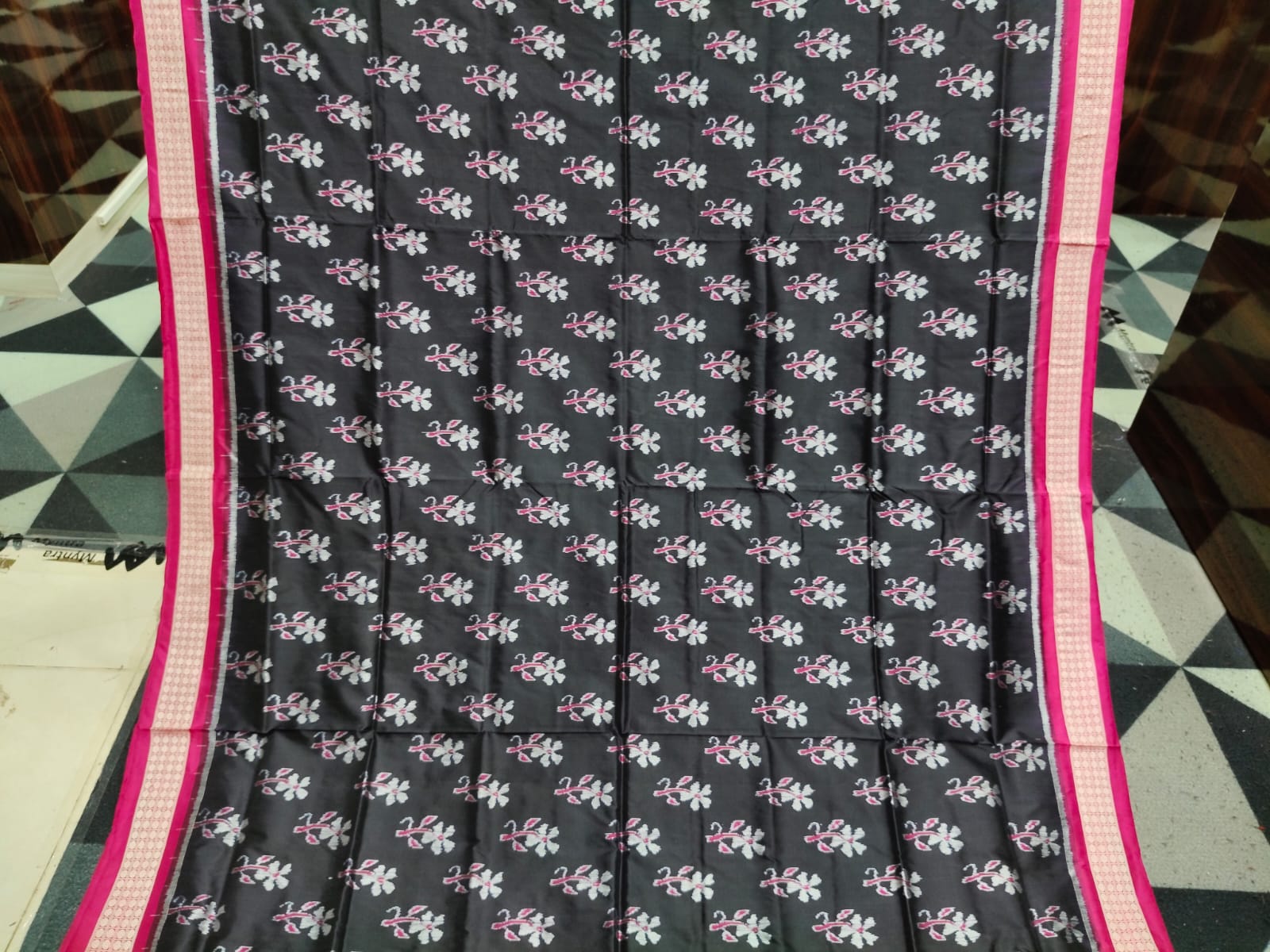 Black Magenta Full Body Flower Design Sambalpuri Silk Saree