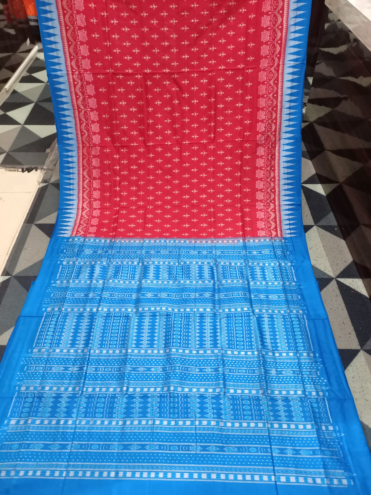 Red Copper Sulphate Tribal Design Sambalpuri Silk Saree