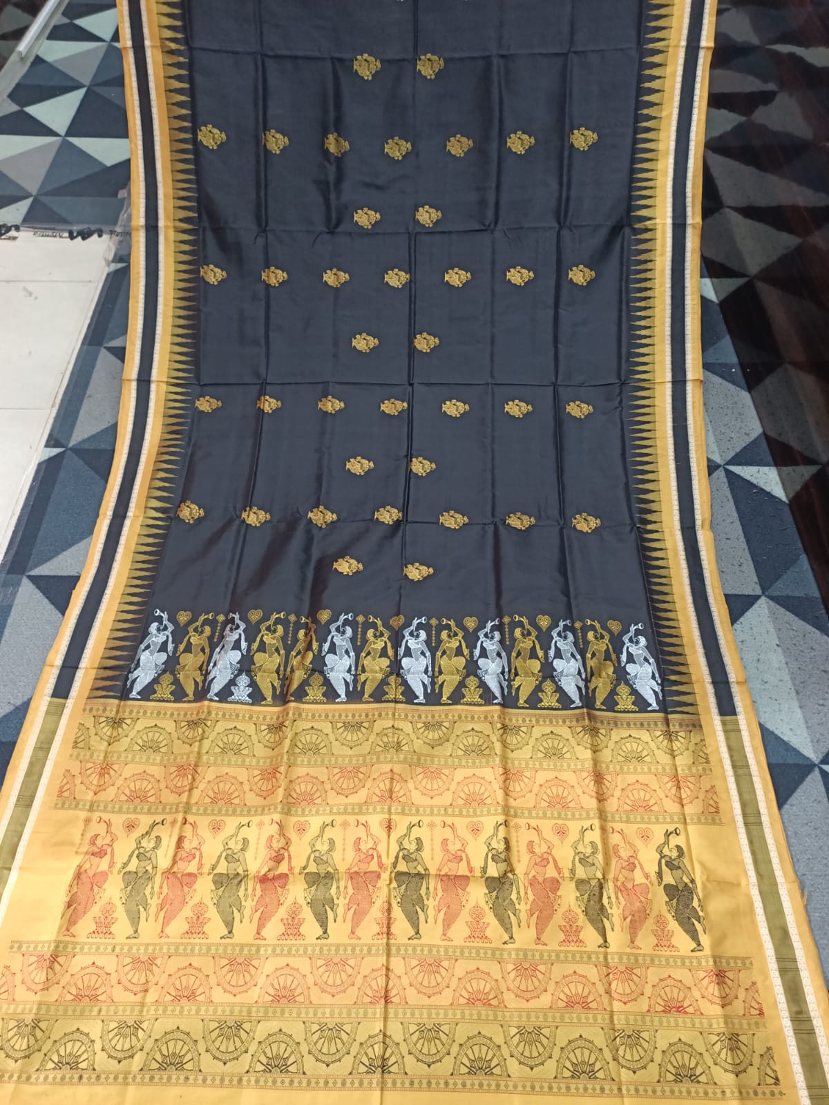 Black Yellow Natraj Exclusive Bomkai Silk Saree