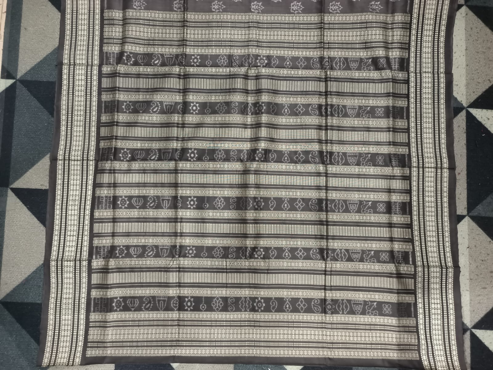Charcoal Grey Mapple Leaf Natural Dye Sambalpuri Silk Saree