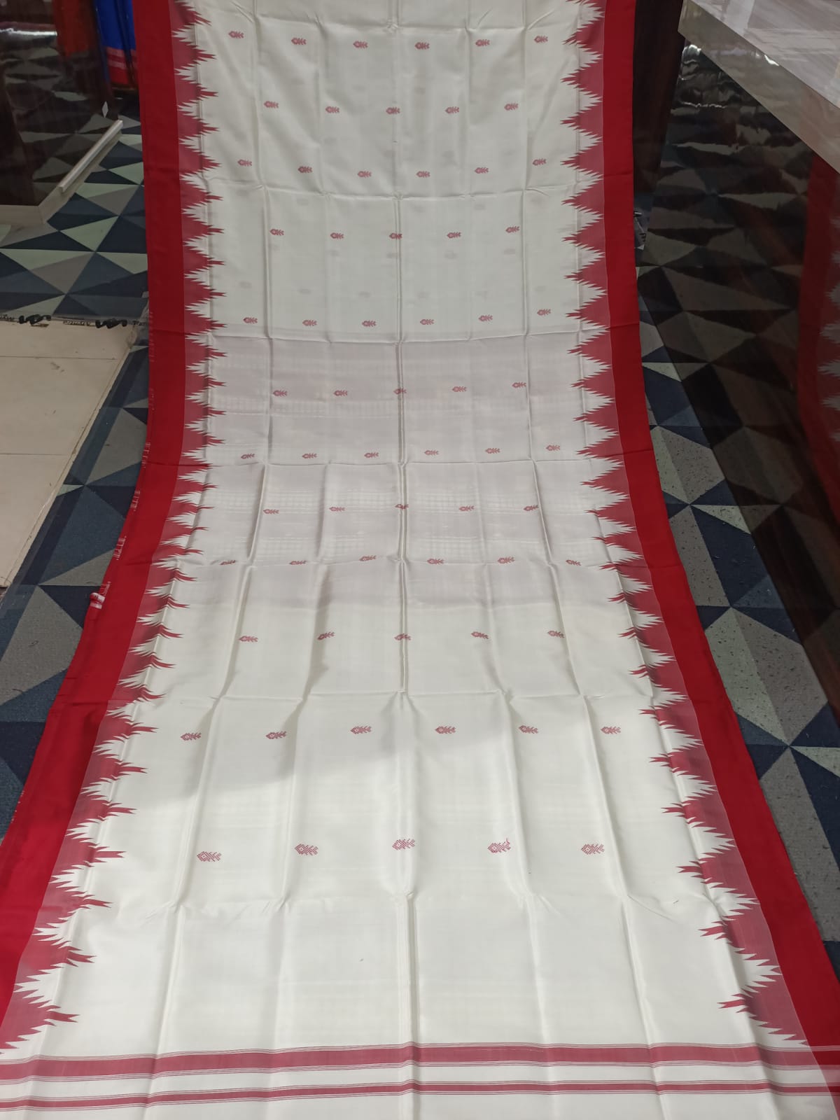 White Red Double Anchal Berhampuri Silk Saree