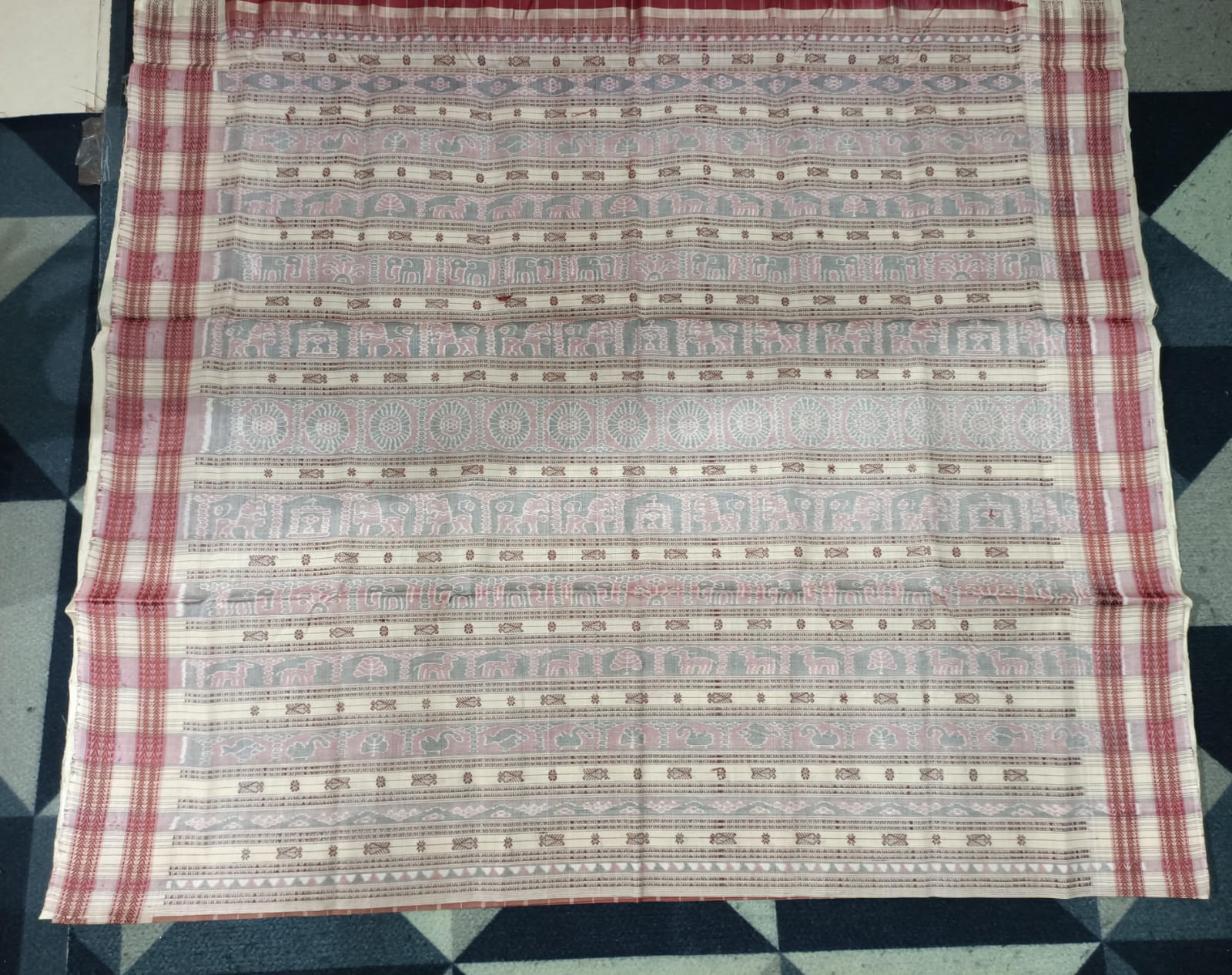 Maroon Cream Hazarbuti Tussar Silk Saree
