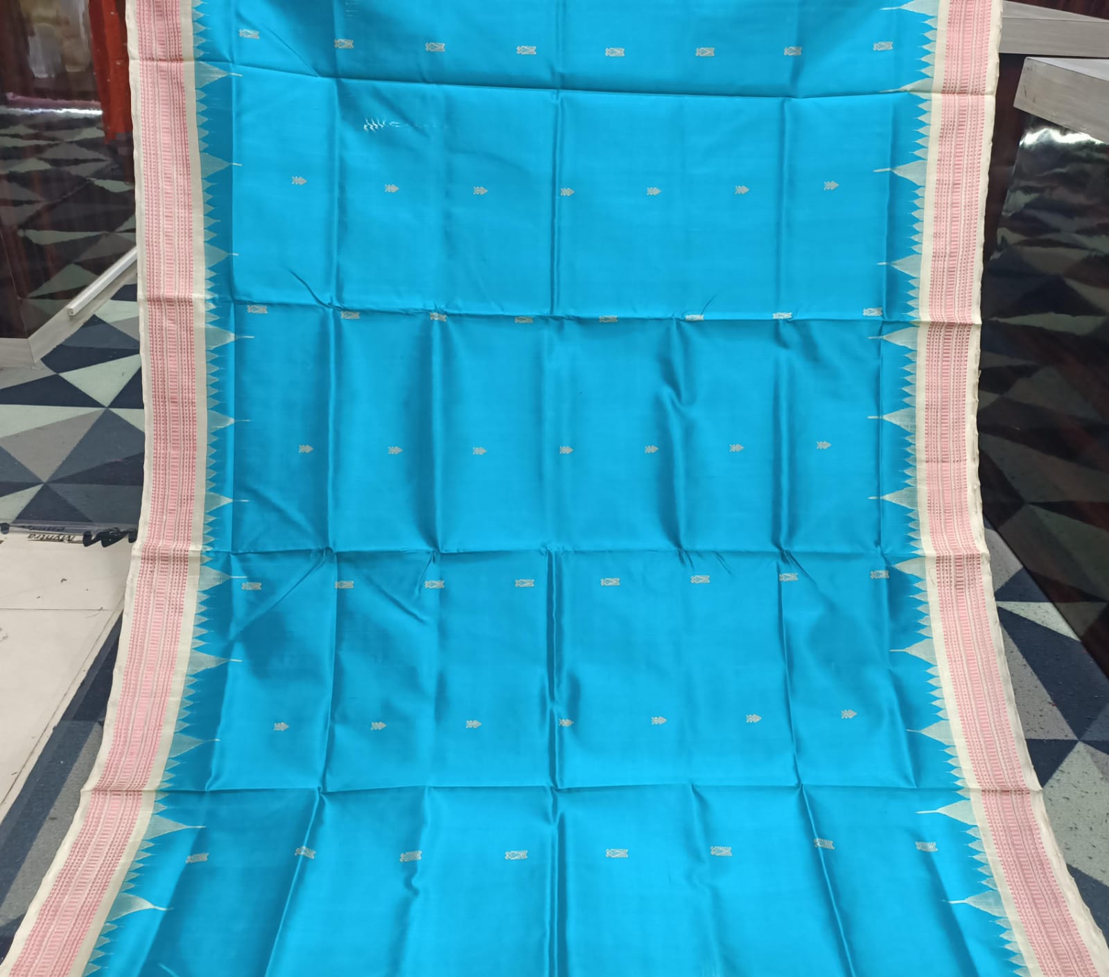 Rama Green  Cream Phoda Kumbha Tusser Silk Saree