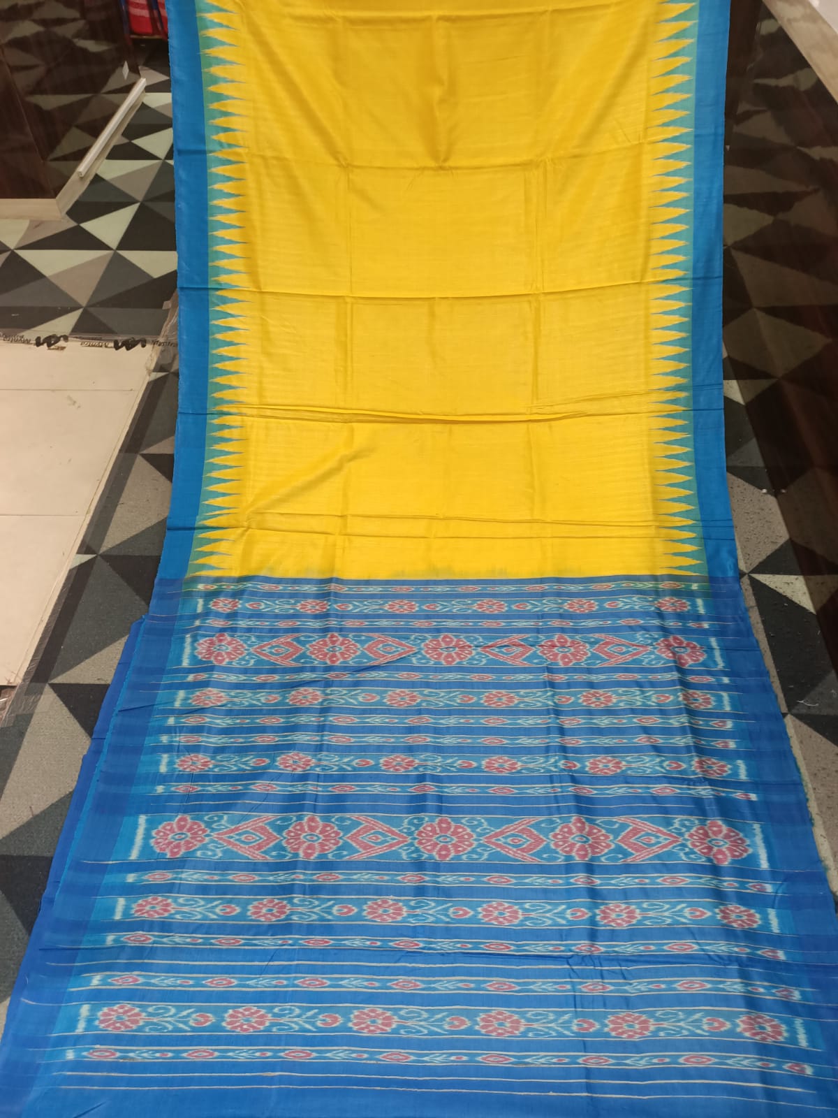 Yellow Copper Sulphate Kumbha Border Eri Tusser Silk Saree